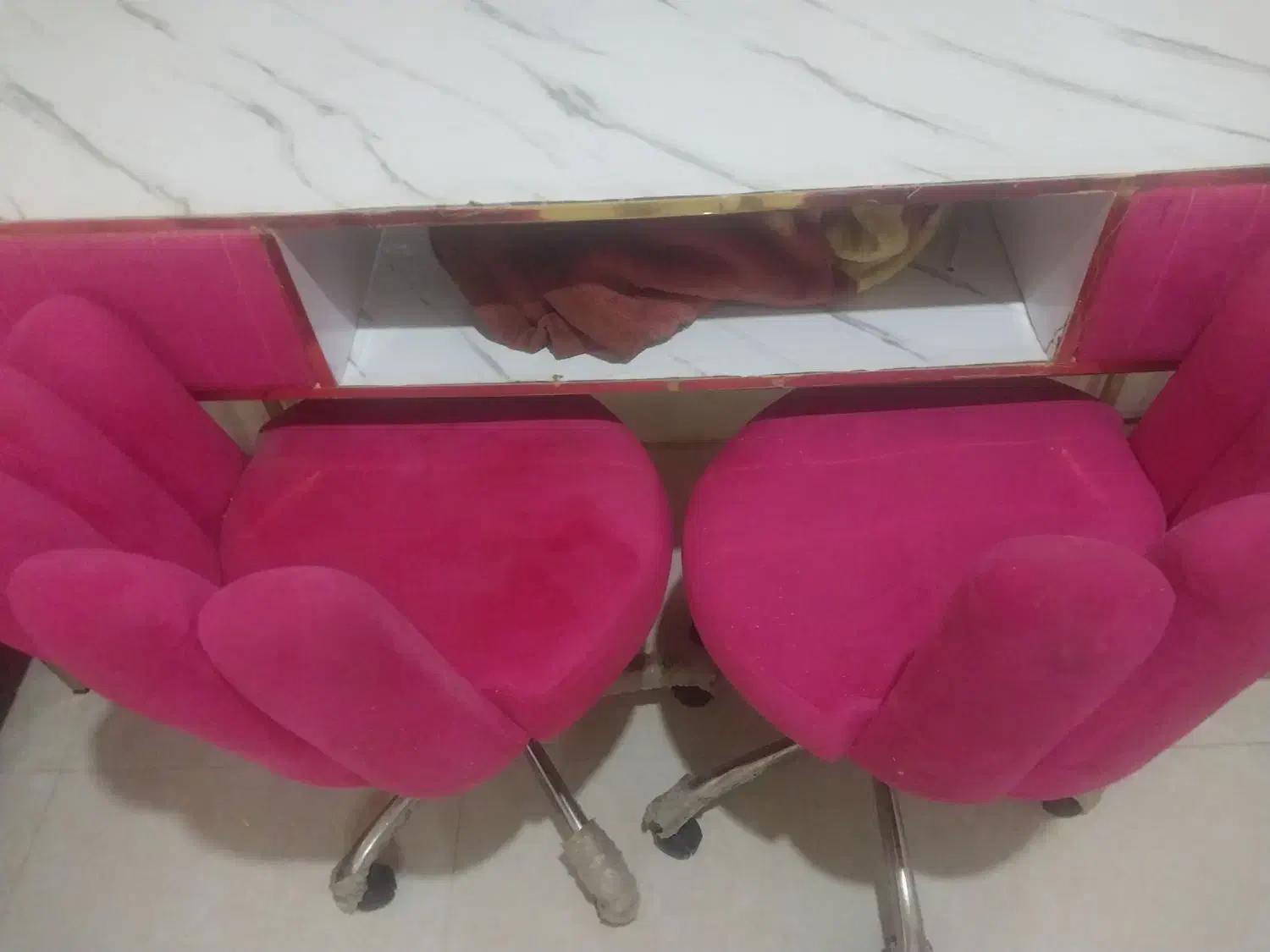 میزوصندلی وپاف ناخنکار|آرایشگاه و سالن‌های زیبایی|ازنا, |دیوار