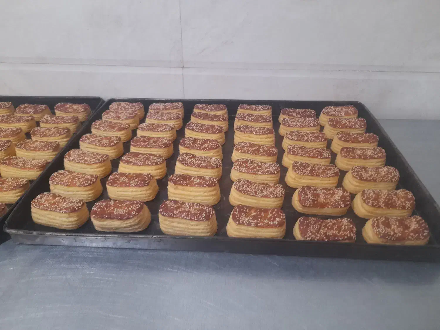 نیازمند قناد وخشک کار|استخدام خدمات فروشگاه و رستوران|همدان, |دیوار