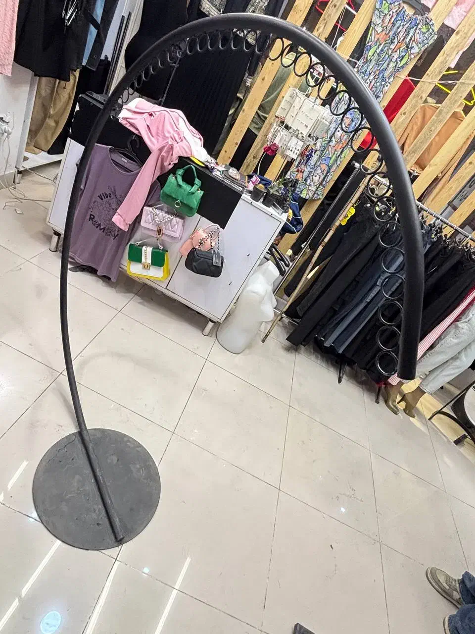 رگال|بندرخت و رخت‌آویز|سنندج, |دیوار