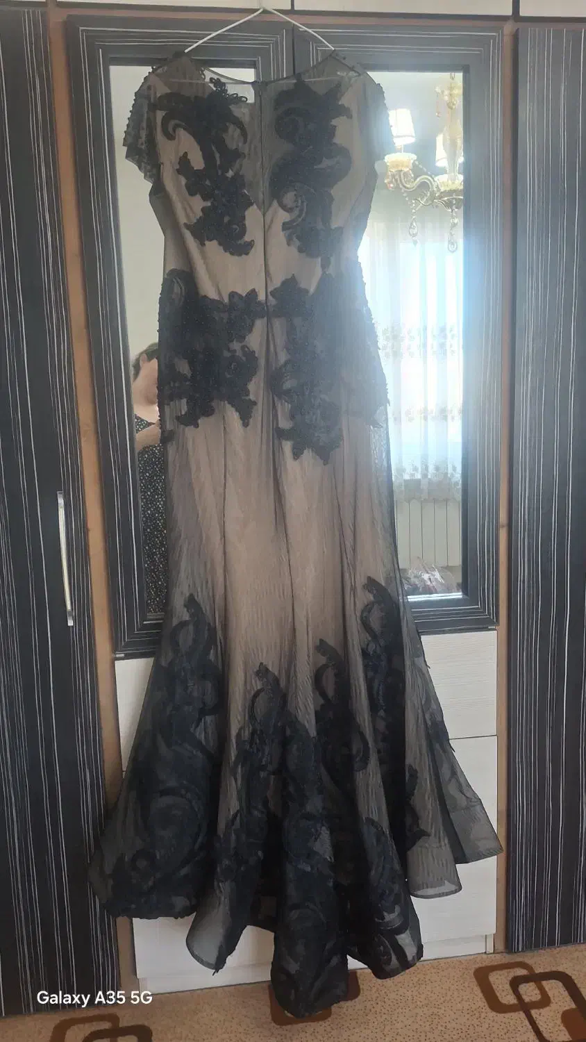 لباس مجلسی|لباس|رشت, کوی مهر|دیوار