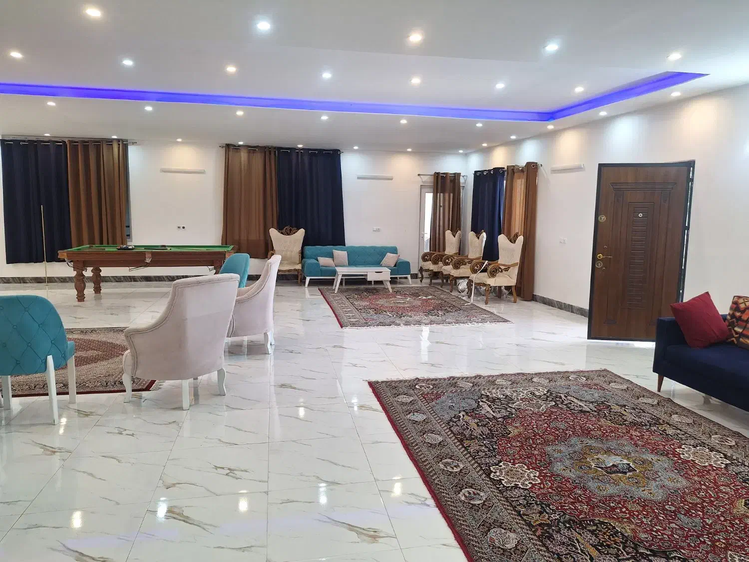 اجاره ویلا استخردار آبگرم با بیلیارد|اجارهٔ کوتاه‌مدت ویلا و باغ|ورامین, ریحان آباد|دیوار