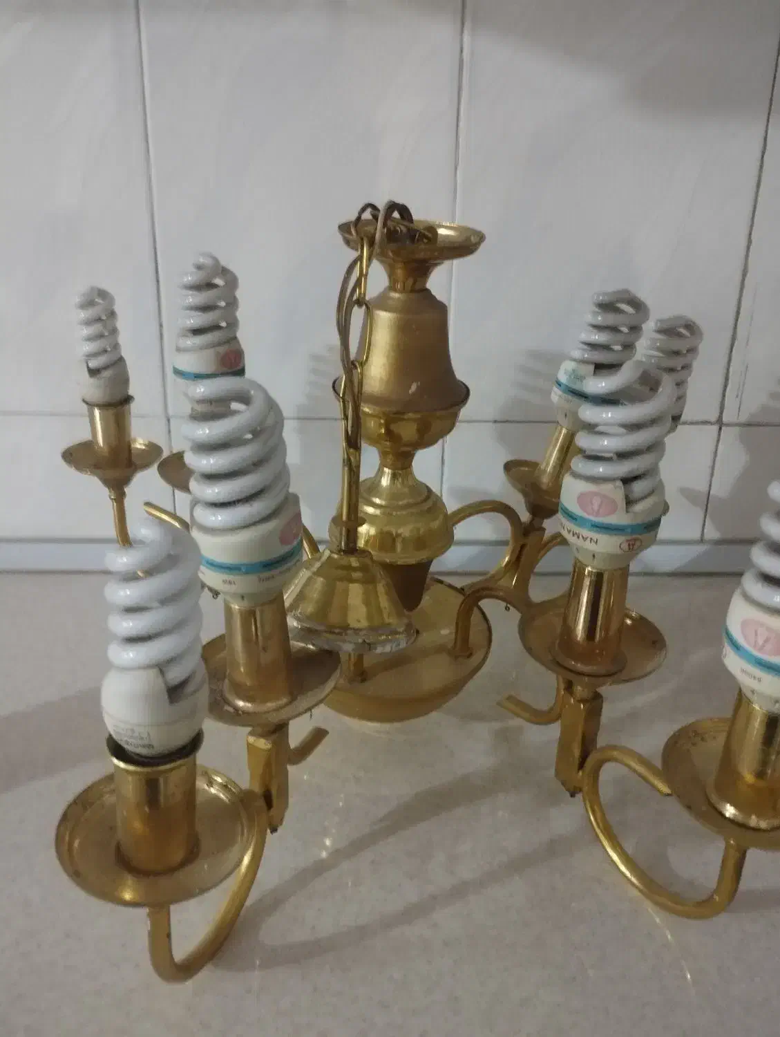 لوستر چهار شاخه با لامپ|لوستر و چراغ آویز|خرم‌آباد, |دیوار