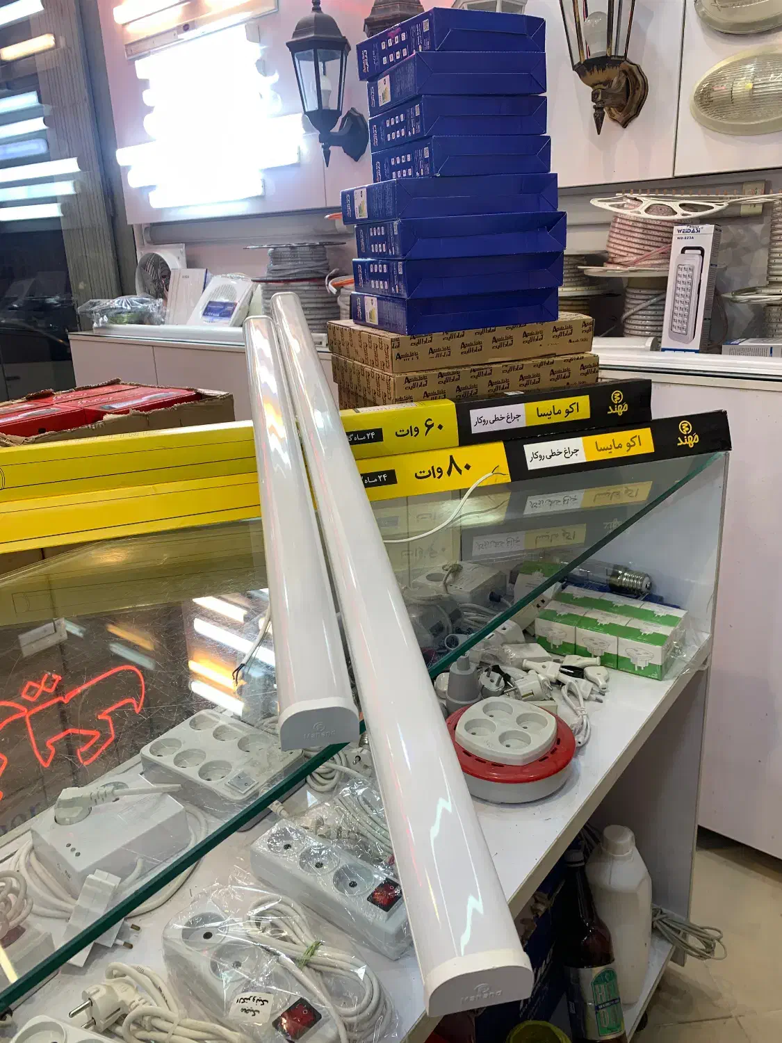 مهتابی براکت دیواری برند مهند|لامپ و چراغ|قم, چهل درخت|دیوار