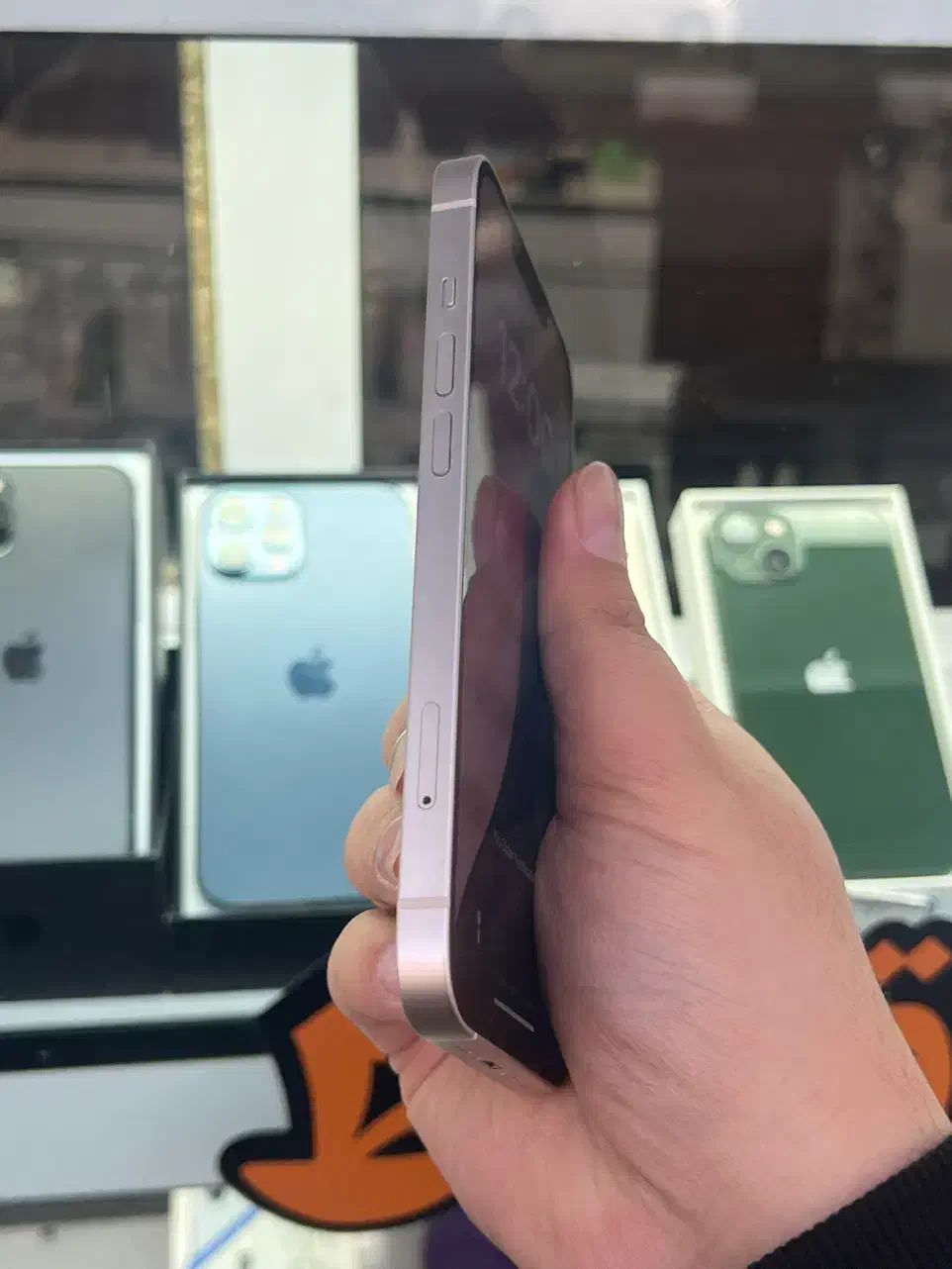 iphone 13 با حافظه ۱۲۸ گیگ|موبایل|رشت, باهنر|دیوار