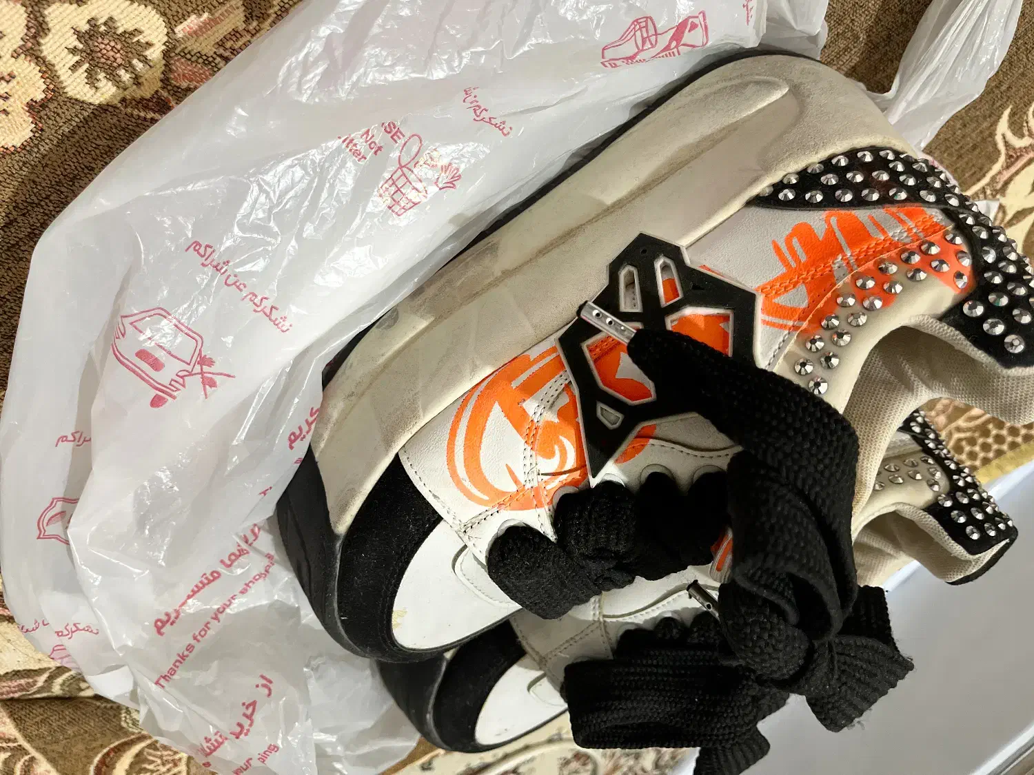 همه کفش و صندل ها شاید ۱بار یا دو بار پوشیده شده|کیف، کفش، کمربند|شاهین‌شهر, سعدی جنوبی|دیوار