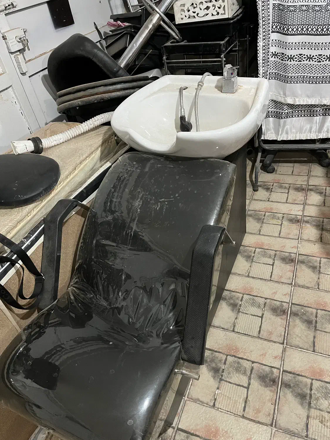 لوازم سالن|آرایشگاه و سالن‌های زیبایی|بردسکن, |دیوار