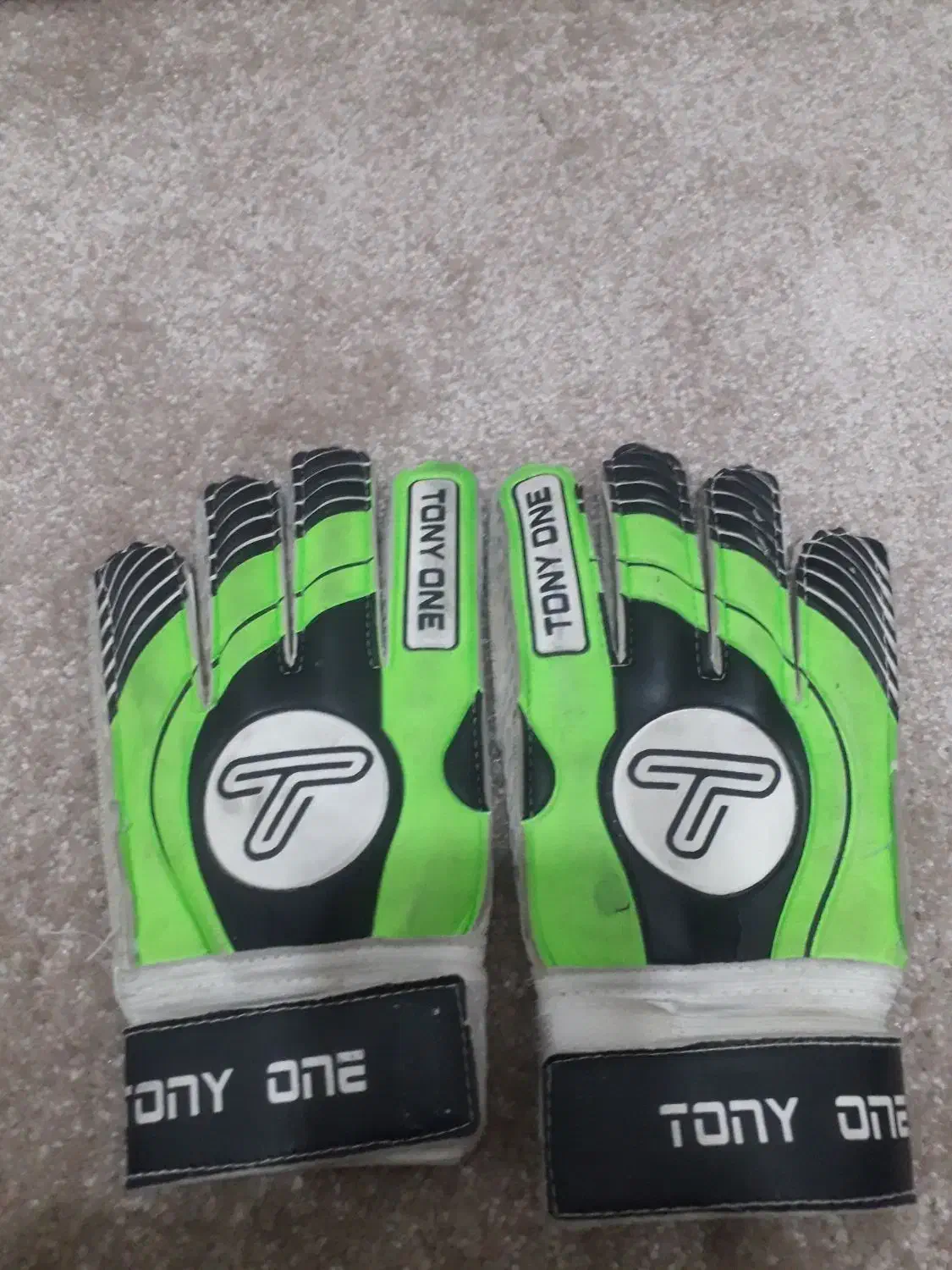 دستکش دروازه بان|ورزش‌های توپی|اهواز, شهرک دانشگاه|دیوار