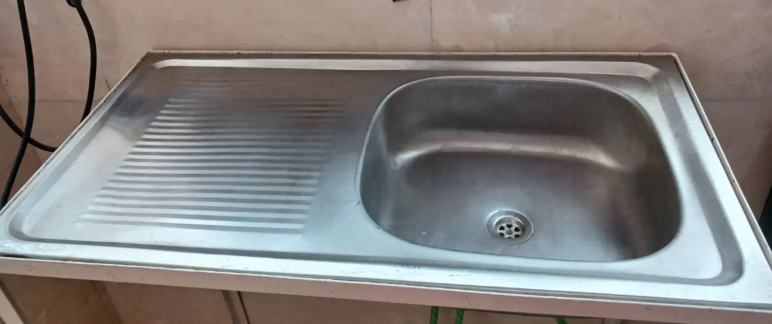 سینک تک لگن تمیز همراه با پایه و درب ورودی زیبا|مصالح و تجهیزات ساختمان|قم, انسجام|دیوار