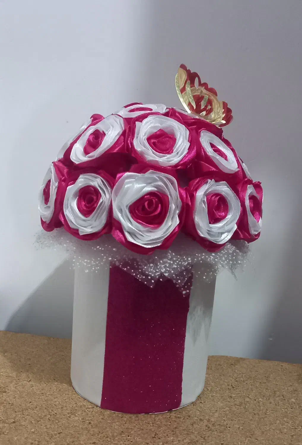 هدیه ای به یاد ماندنی|گل مصنوعی|فیروزآباد (فارس), |دیوار