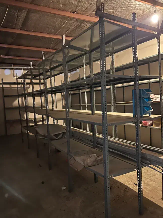 قفسه دست دوم با ورق زخیم|کتابخانه، شلف، قفسه‌های دیواری|احمدآبادمستوفی, |دیوار