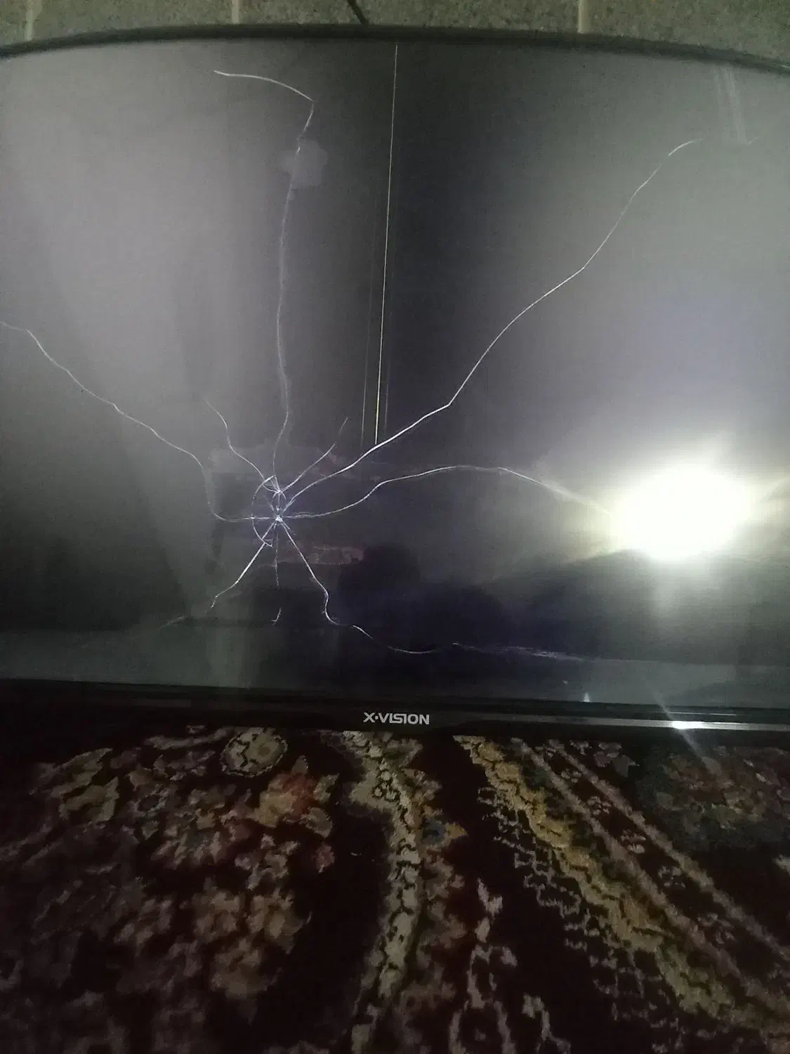 ال ای دی  صفحه  شکسته ایکس ویژن ۴۳ اینچ|تلویزیون و پروژکتور|مشهد, انصار|دیوار