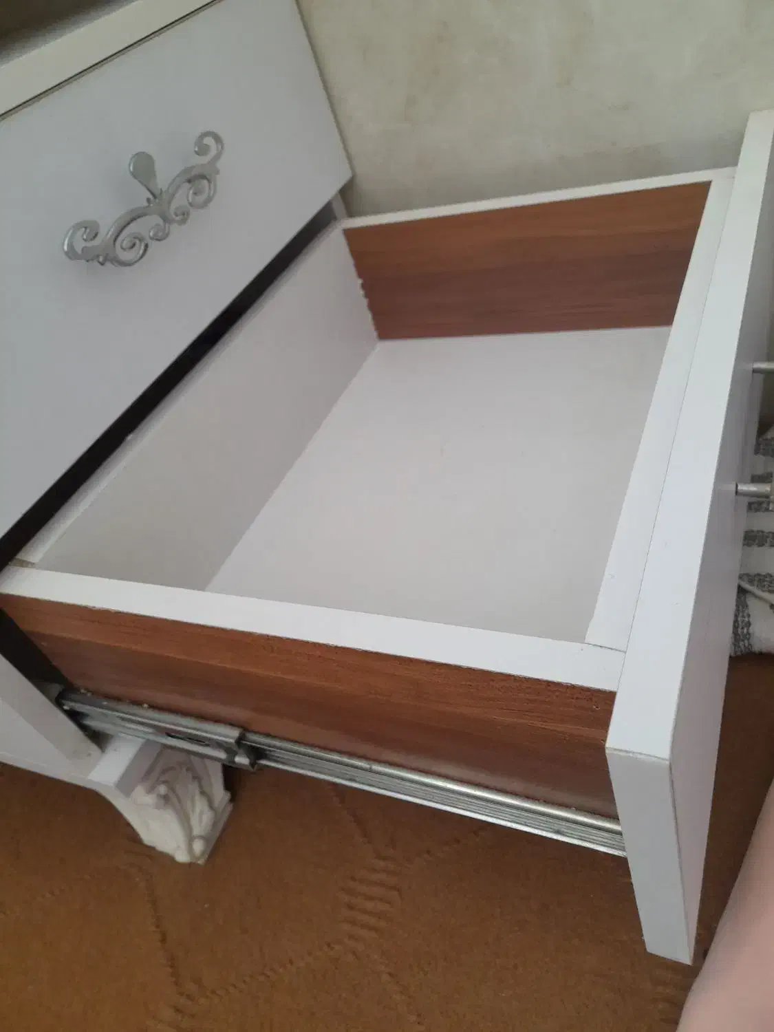 پاتختی|تخت و سرویس خواب|اردکان, |دیوار