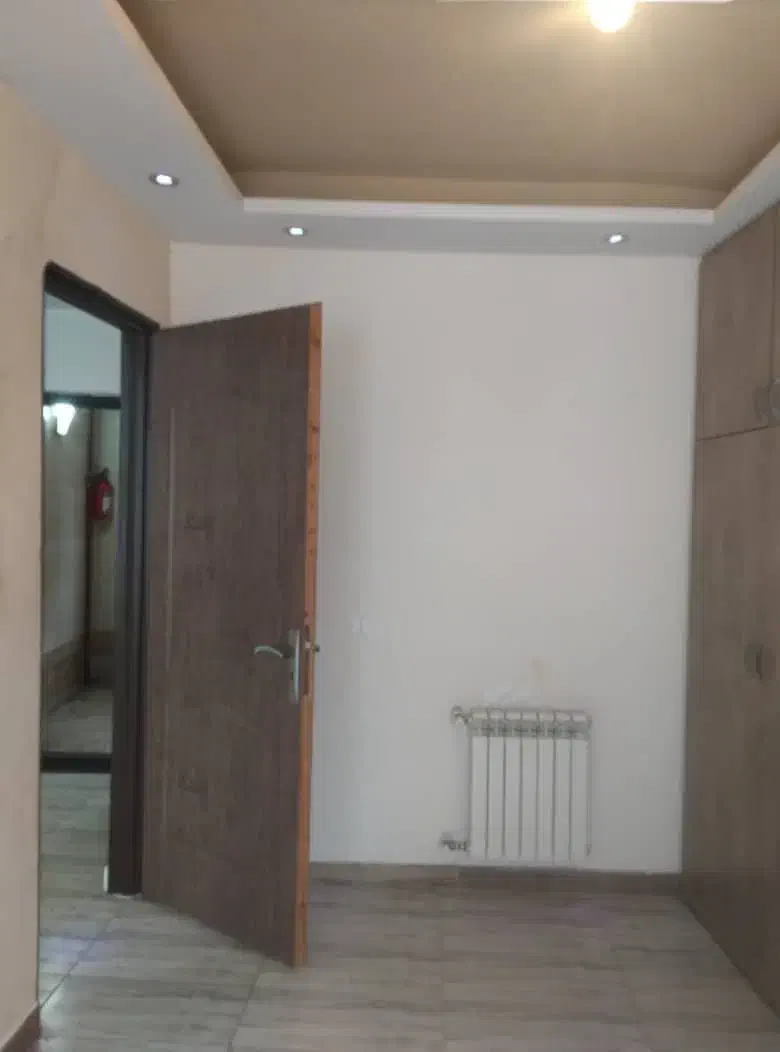 تجاری مسکونی تختی بر فاصله تا خیابان اصلی ۱۰ متر|اجارهٔ آپارتمان|رشت, سعدی (تختی)|دیوار