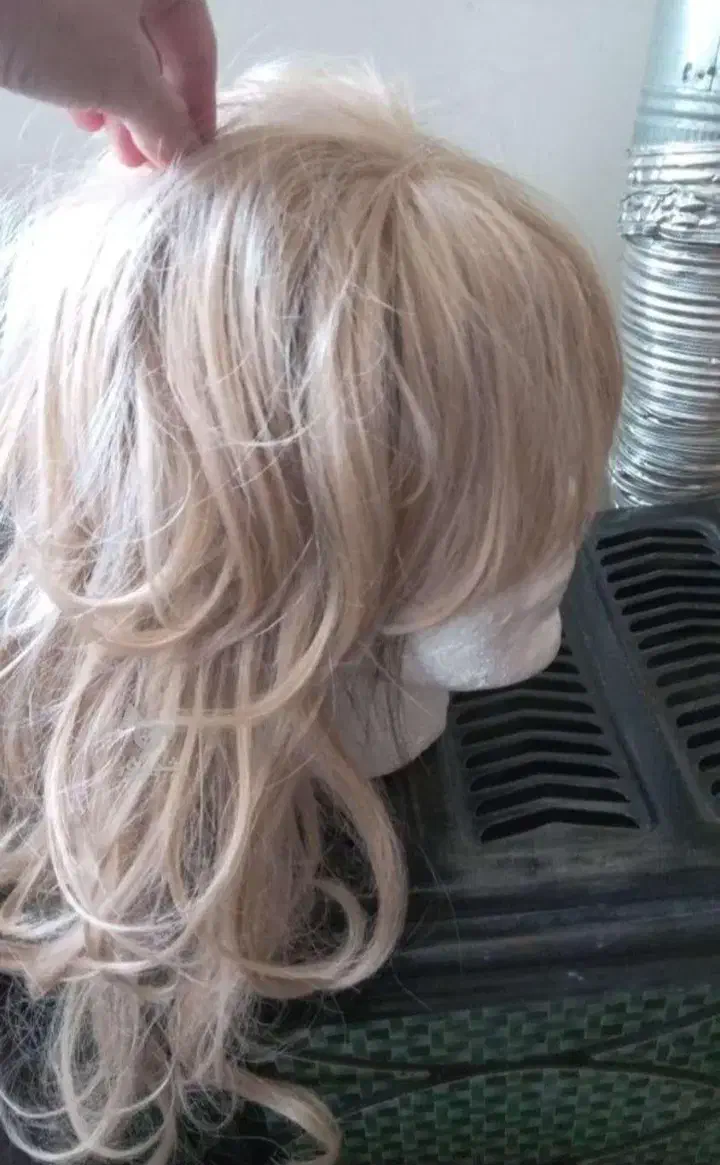 کلاگیس زنانه رنگ بلوند با موهای بلند کاملن سالم|آرایشگاه و سالن‌های زیبایی|آستانه اشرفیه, |دیوار