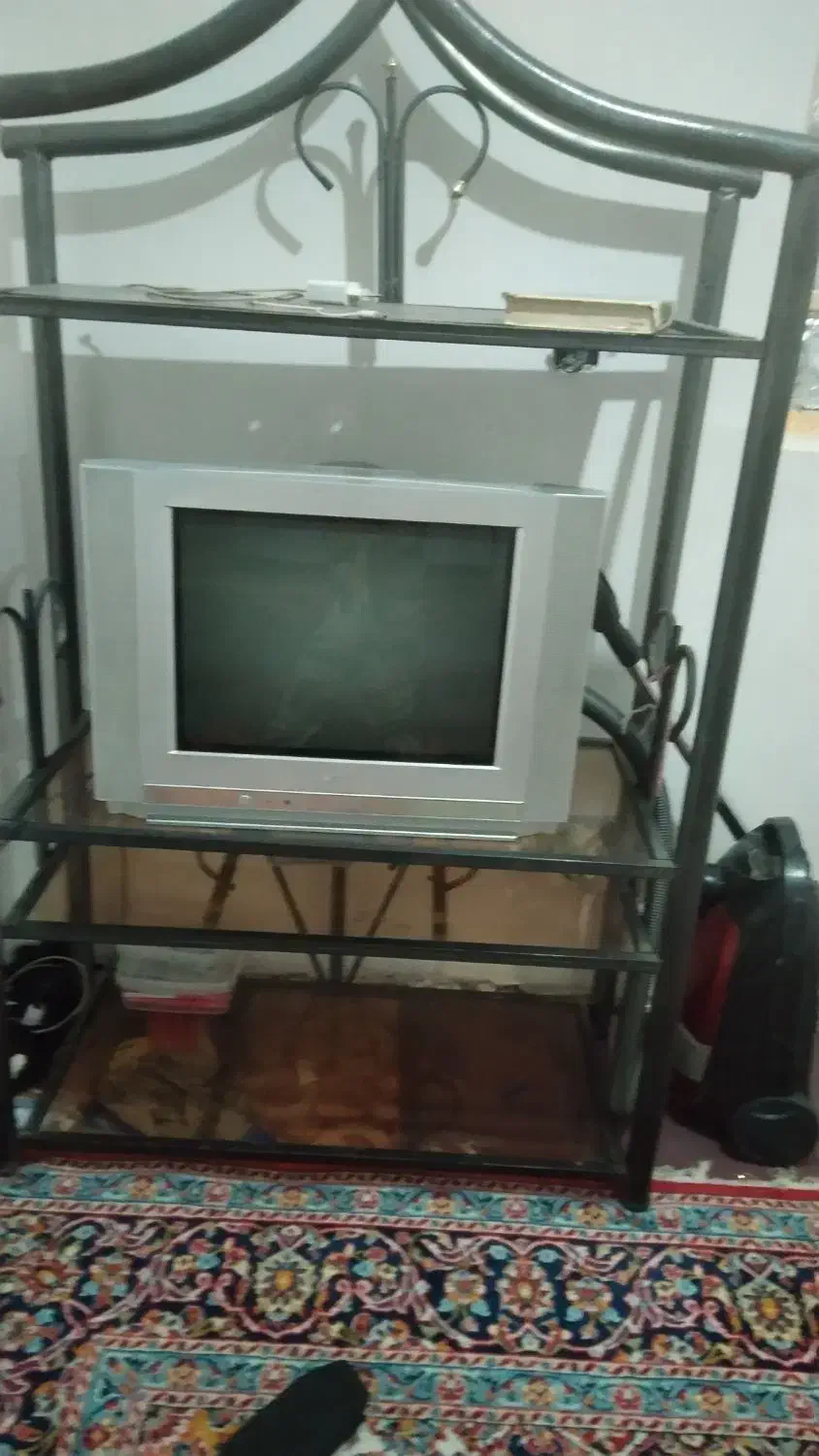 فروش تلویزیون ومیز|تلویزیون و پروژکتور|بندر ماهشهر, |دیوار