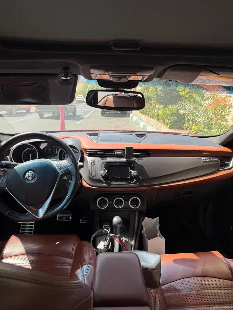 آلفارومئو جولیتا ۲۰۱۵|خودرو سواری و وانت|تهران, صادقیه|دیوار