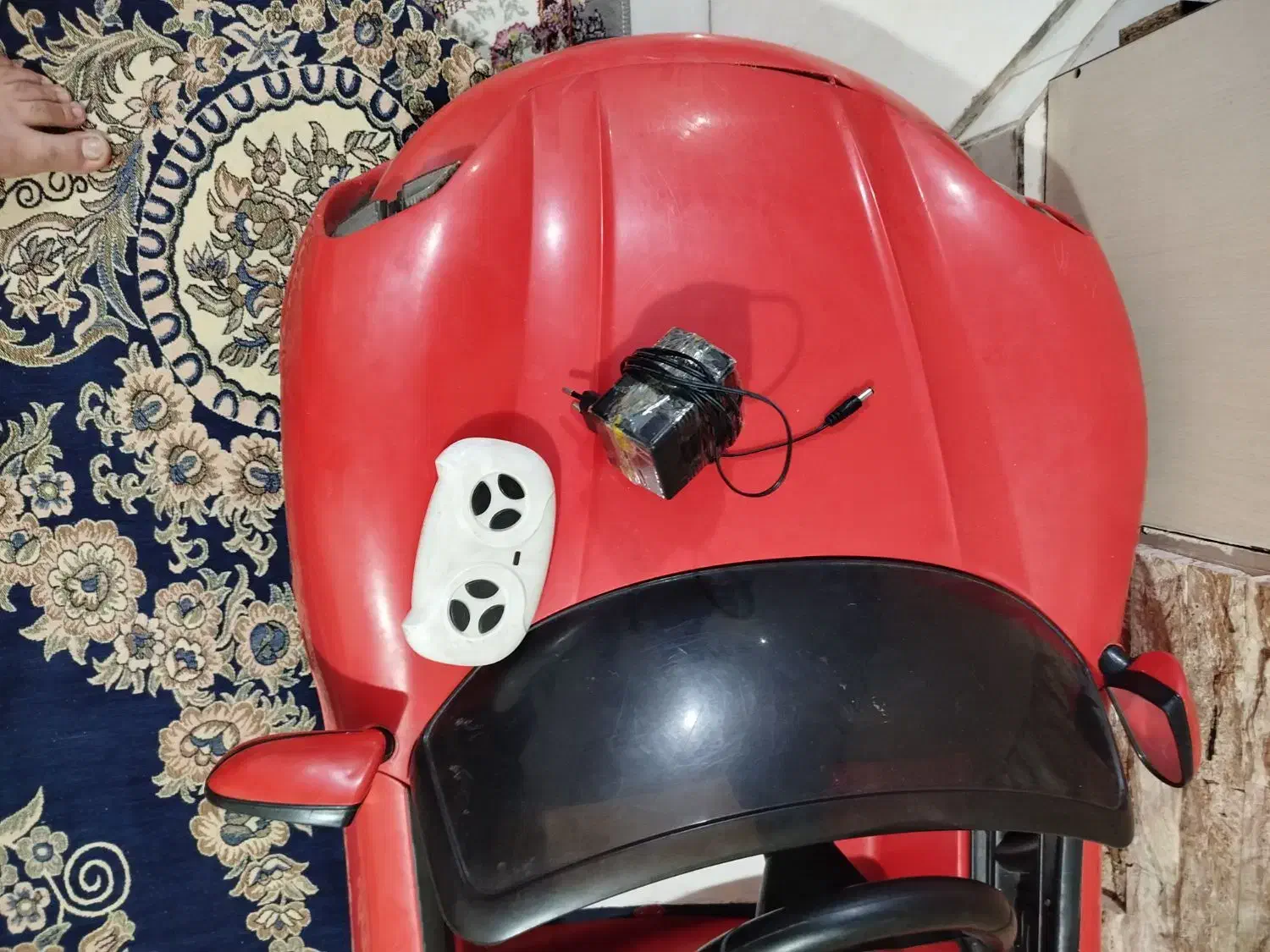 ماشین شارژی|اسباب‌بازی بچه|رباط‌کریم, رباط‌کریم|دیوار