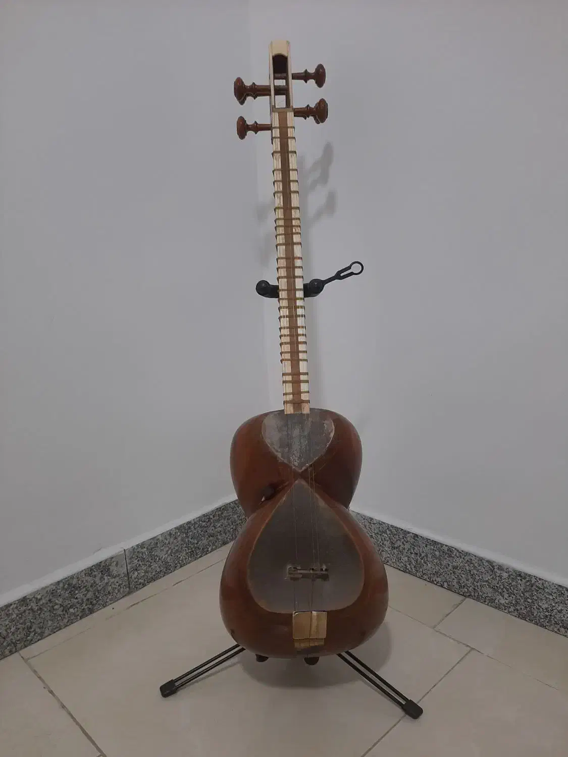 تار مناسب کودکان|سازهای سنتی|تالش, طولارود|دیوار