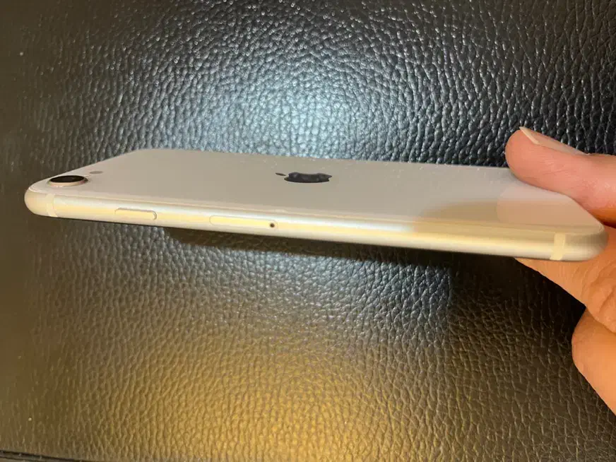 ایفون se 2020 سفید رنگ|موبایل|اهواز, کوی ملی راه|دیوار