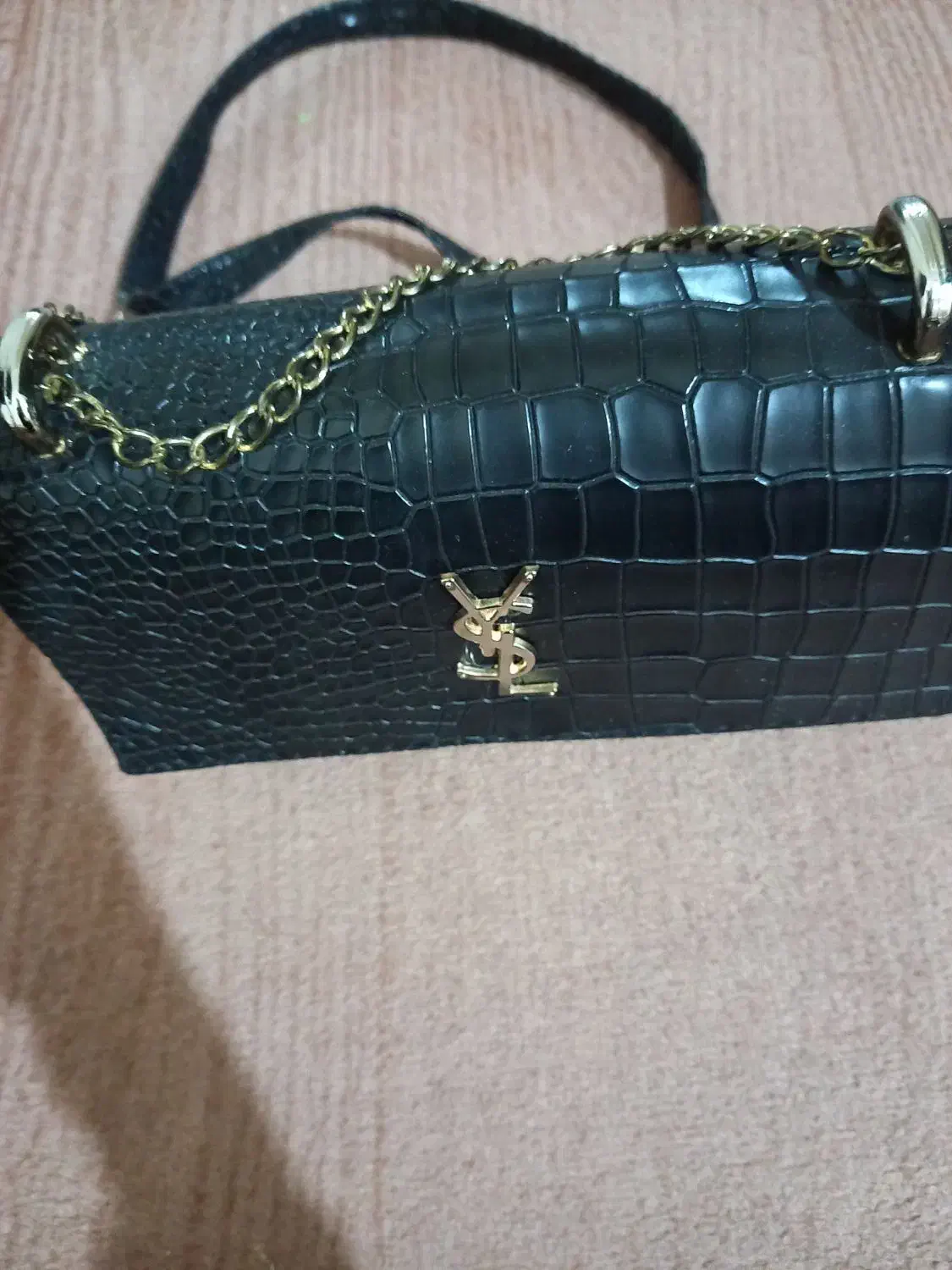 کیف|کیف، کفش، کمربند|دورود, |دیوار