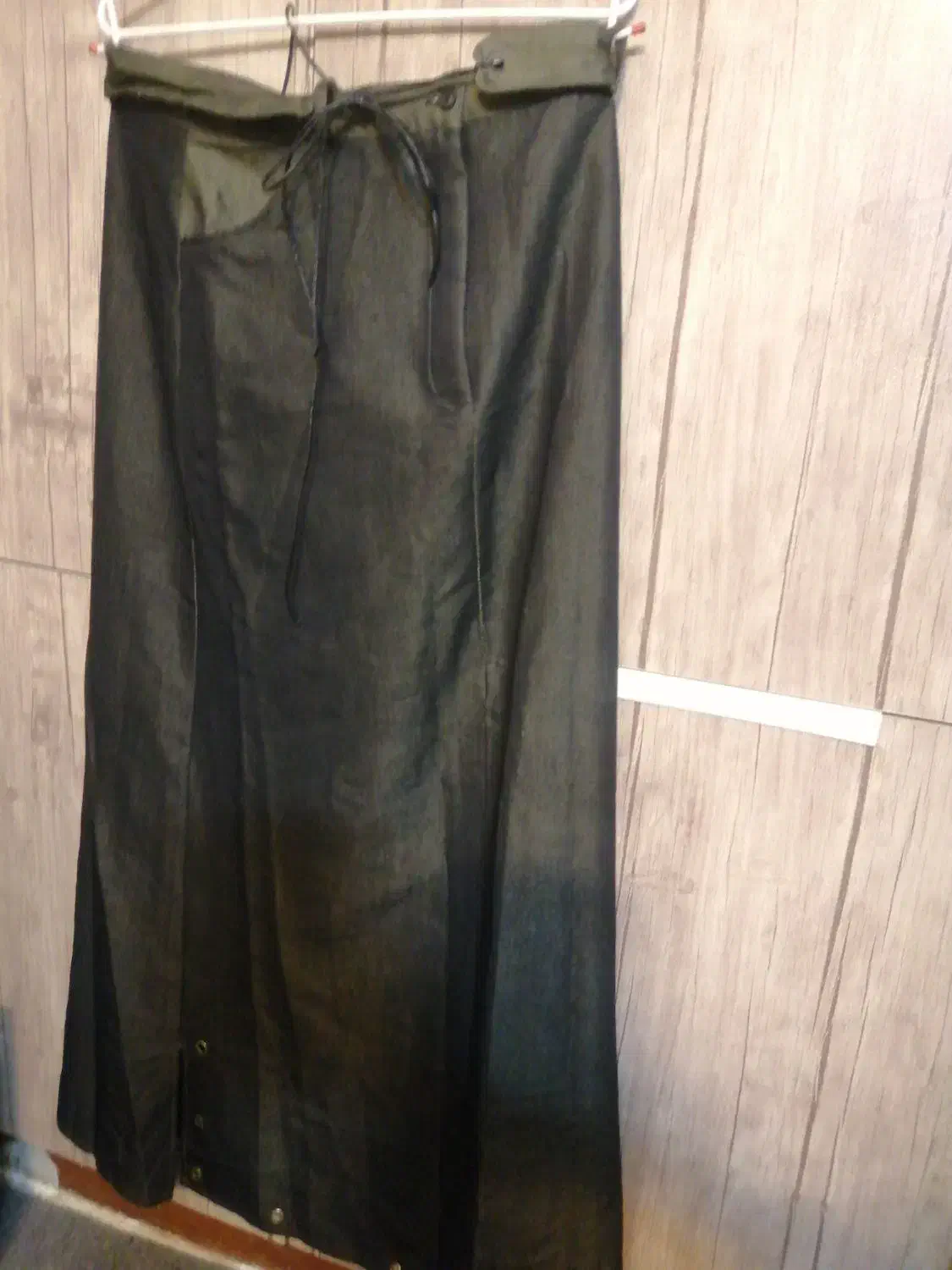 بلوز و دامن|لباس|اصفهان, رزمندگان|دیوار