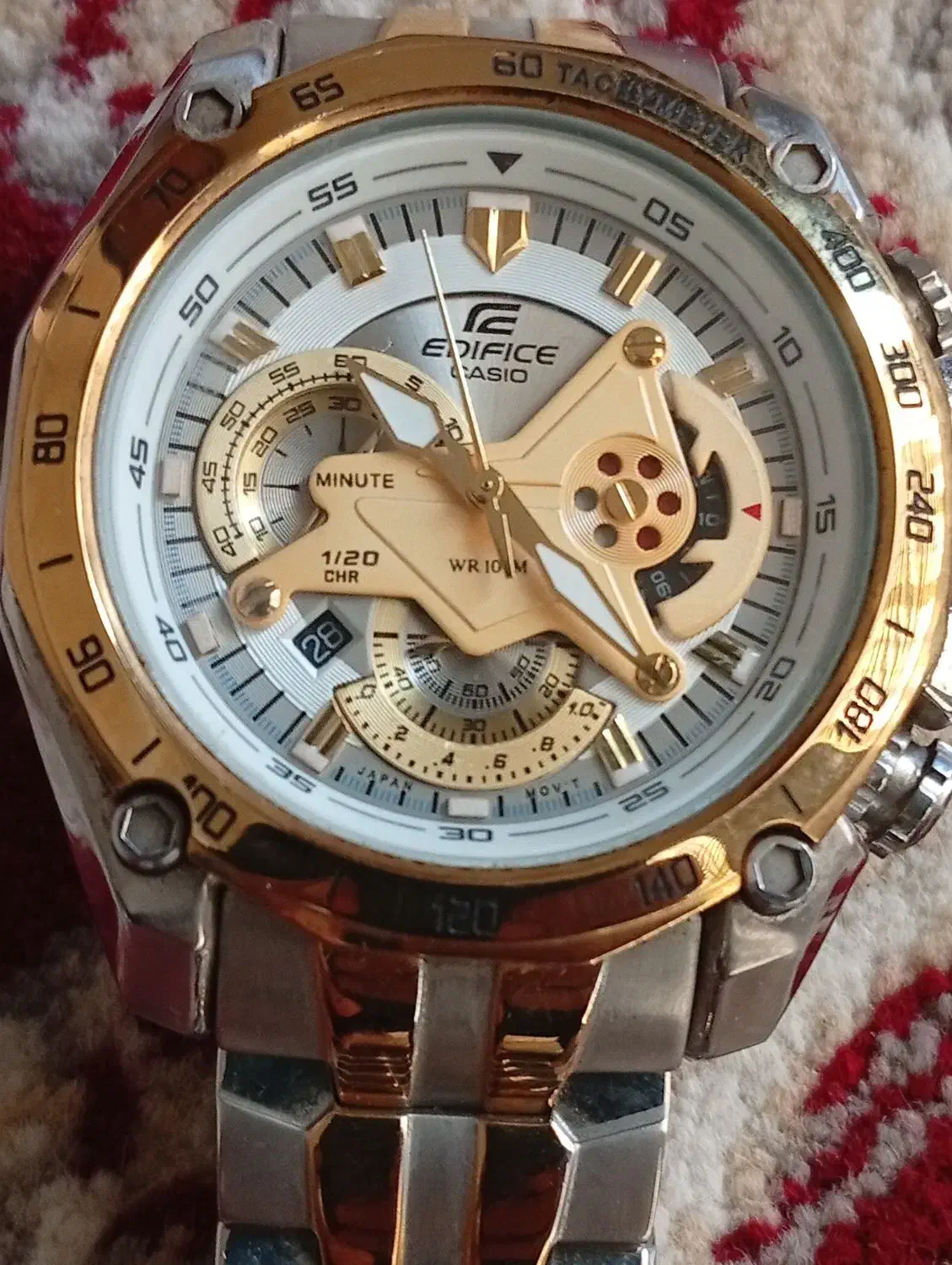 معاوضه ساعت|ساعت|خفر, |دیوار