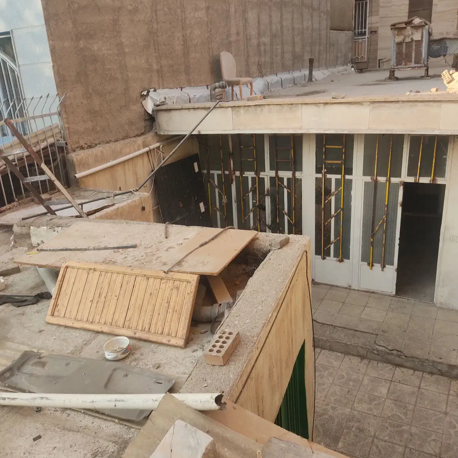 ۱۲۰مترکارگاه خیاطی یا تولیدی بهر خیابان اصلی همکف|اجارهٔ مغازه و غرفه|تهران, خزانه|دیوار