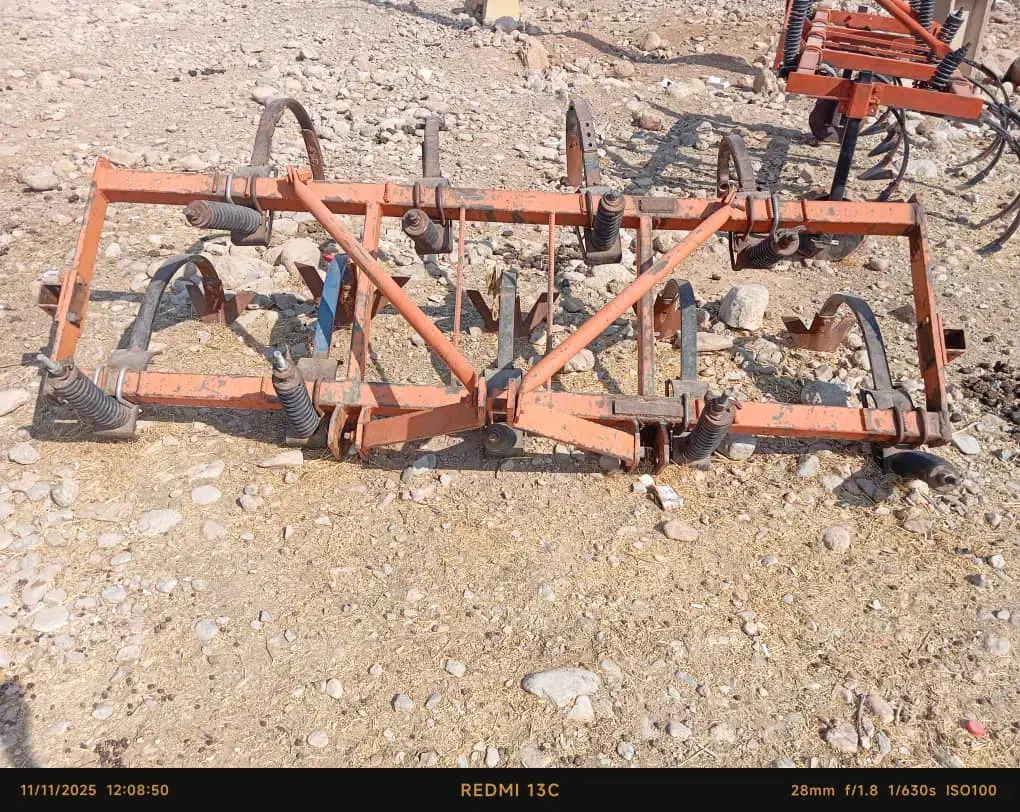 پنج قازی|ماشین‌آلات صنعتی|لالی, |دیوار