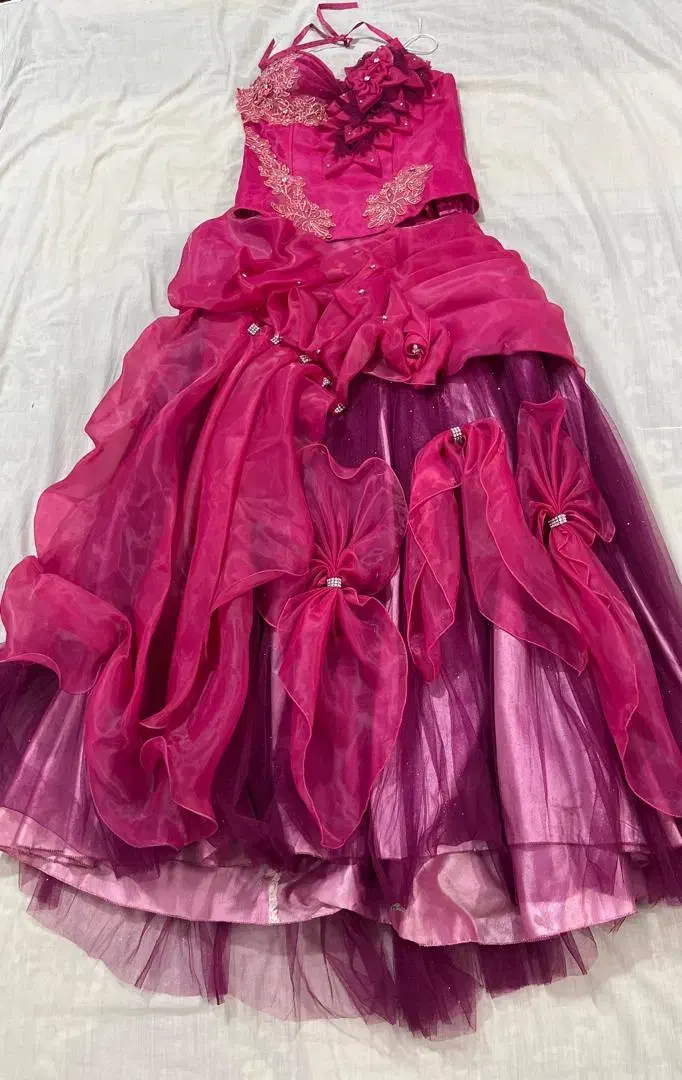 لباس مجلسی|لباس|کاشان, حسن آباد|دیوار