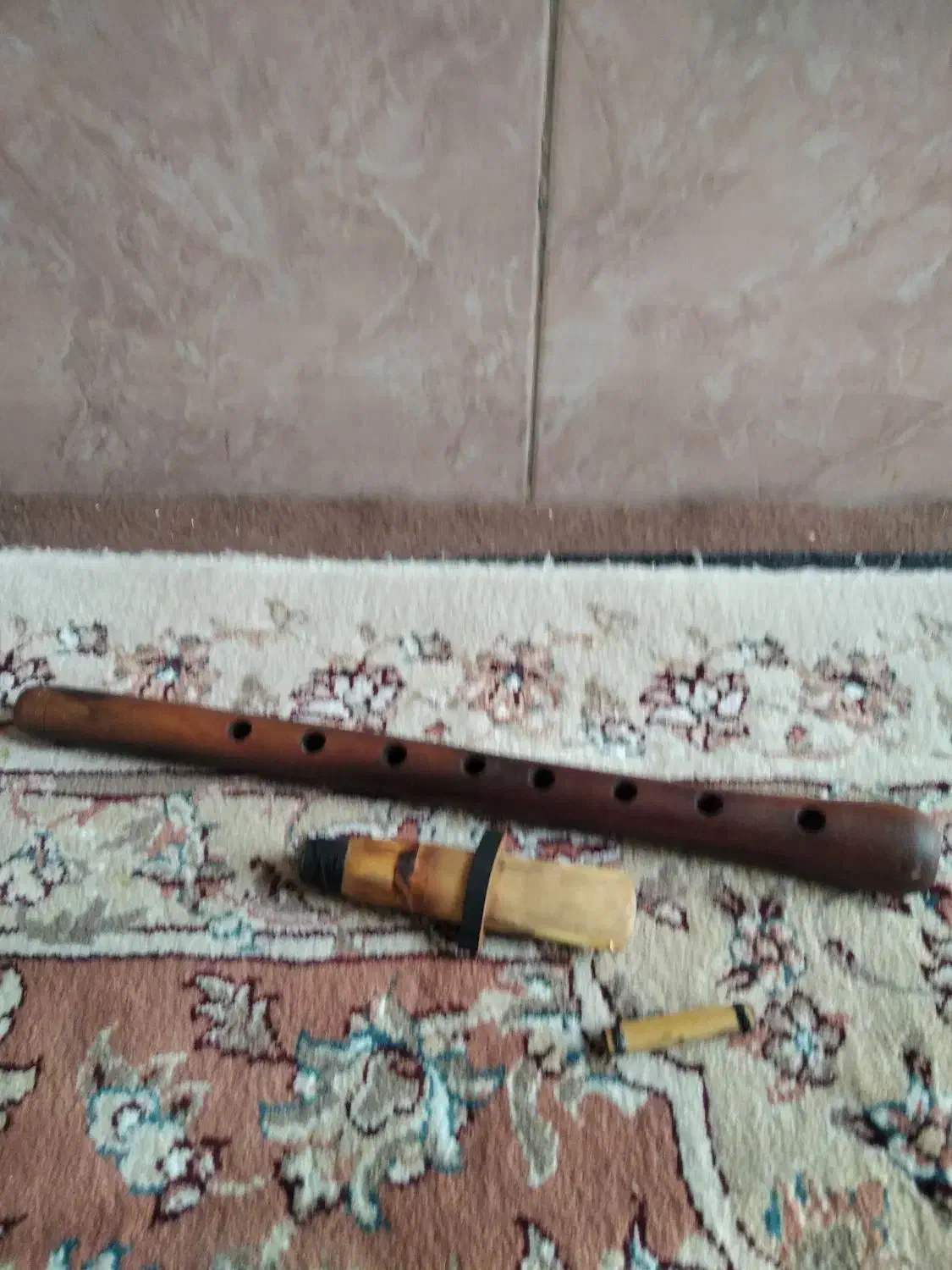 دودوک یا بالابان|سازهای بادی|شیراز, قلعه نو|دیوار