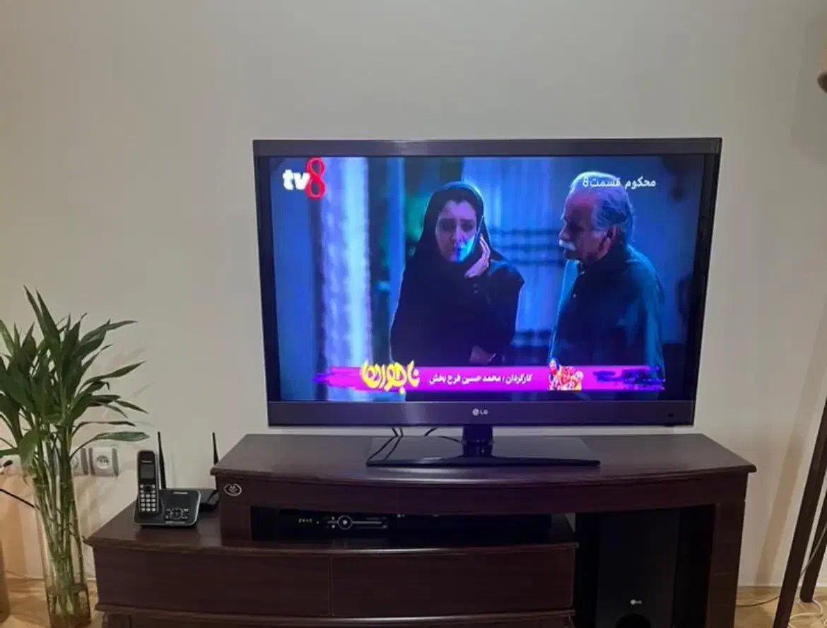 تلوزیون ال جی ۴۲ اصلی|تلویزیون و پروژکتور|بندر انزلی, موج شکن|دیوار