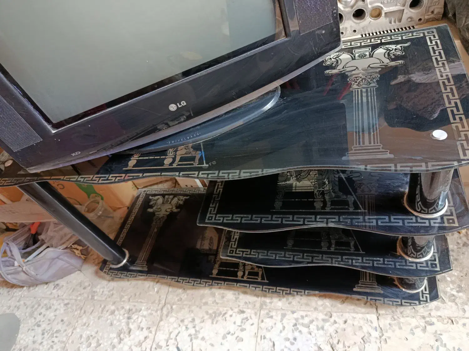 تلویزیون lg همراه میز|تلویزیون و پروژکتور|ایرانشهر, |دیوار