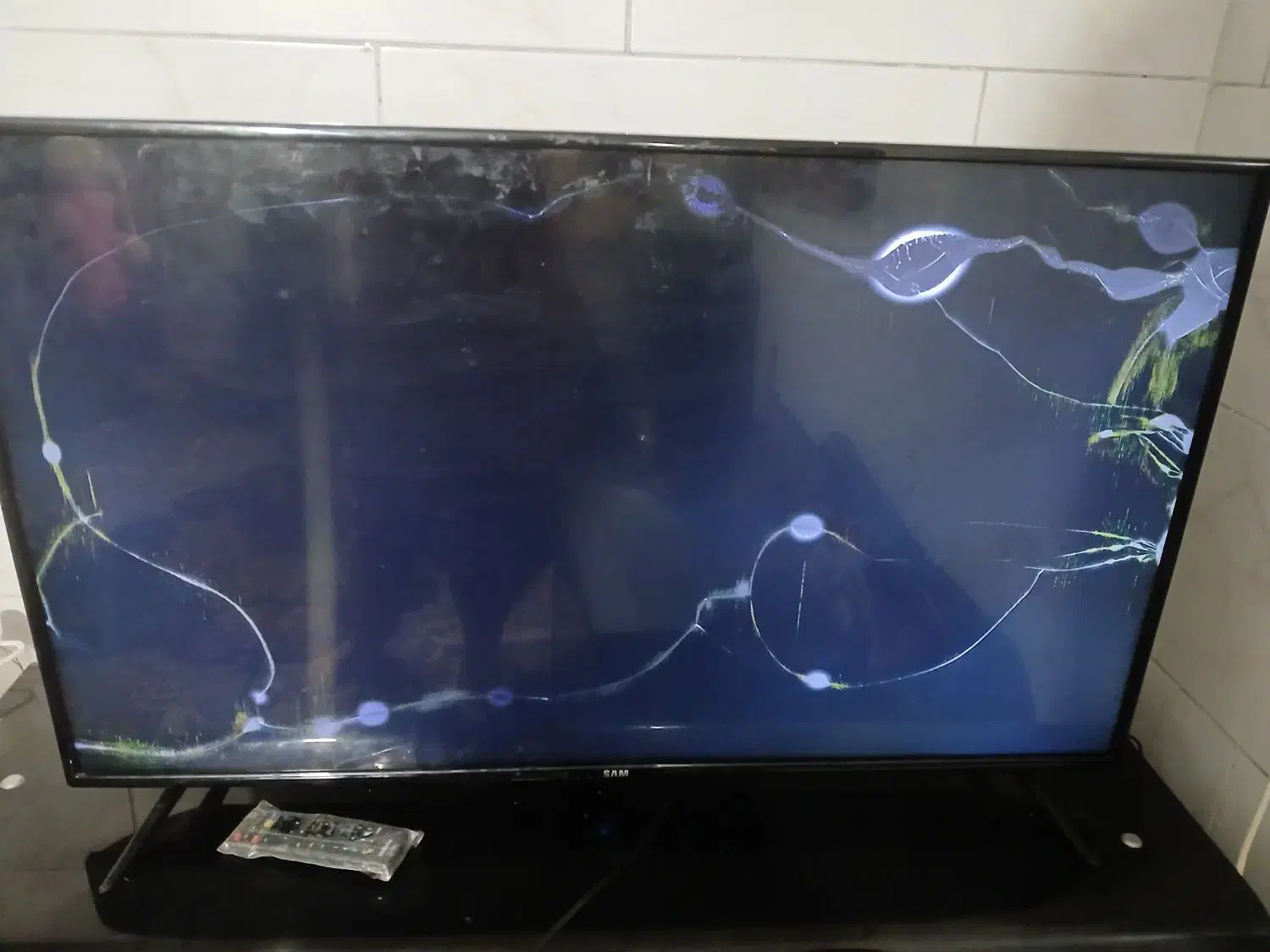 سلام یک عدد تلوزیون|تلویزیون و پروژکتور|مشهد, شهید بهشتی|دیوار