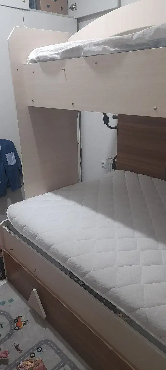 تخت دوطبقه همراه تشک ها|تخت و سرویس خواب|باغستان, |دیوار