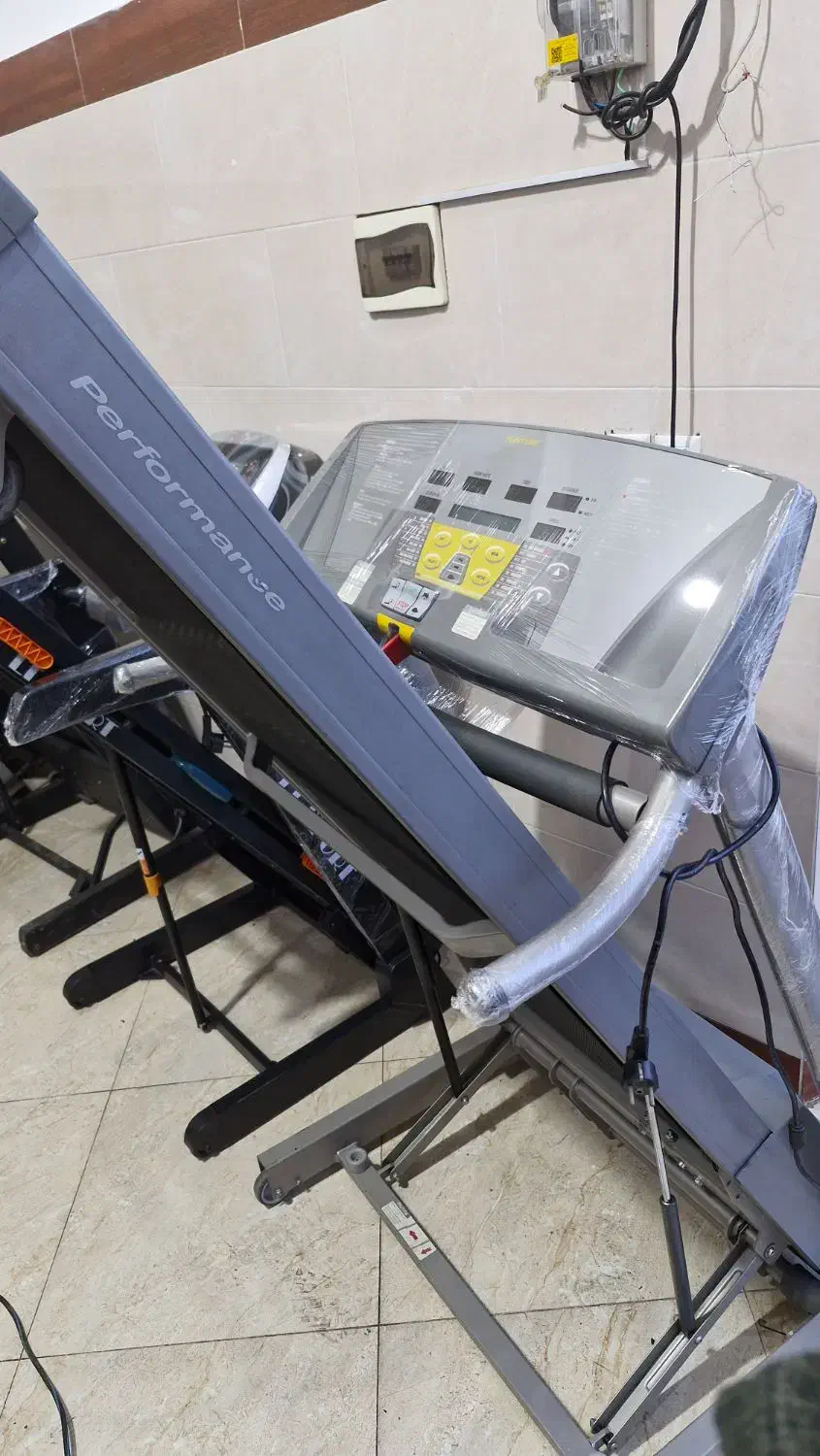 تردمیل Tunturi سایز بسیار بزرگ برای دویدن واقعی|تجهیزات ورزشی|بوکان, |دیوار