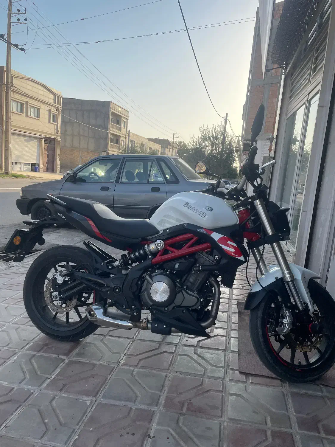 بنلی ۳۰۰|موتورسیکلت|گنبد کاووس, |دیوار