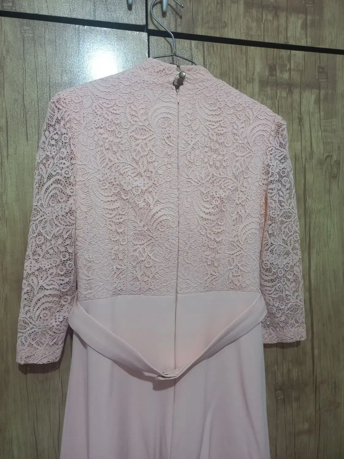 لباس مجلسی|لباس|رشت, سیا اسطلخ|دیوار