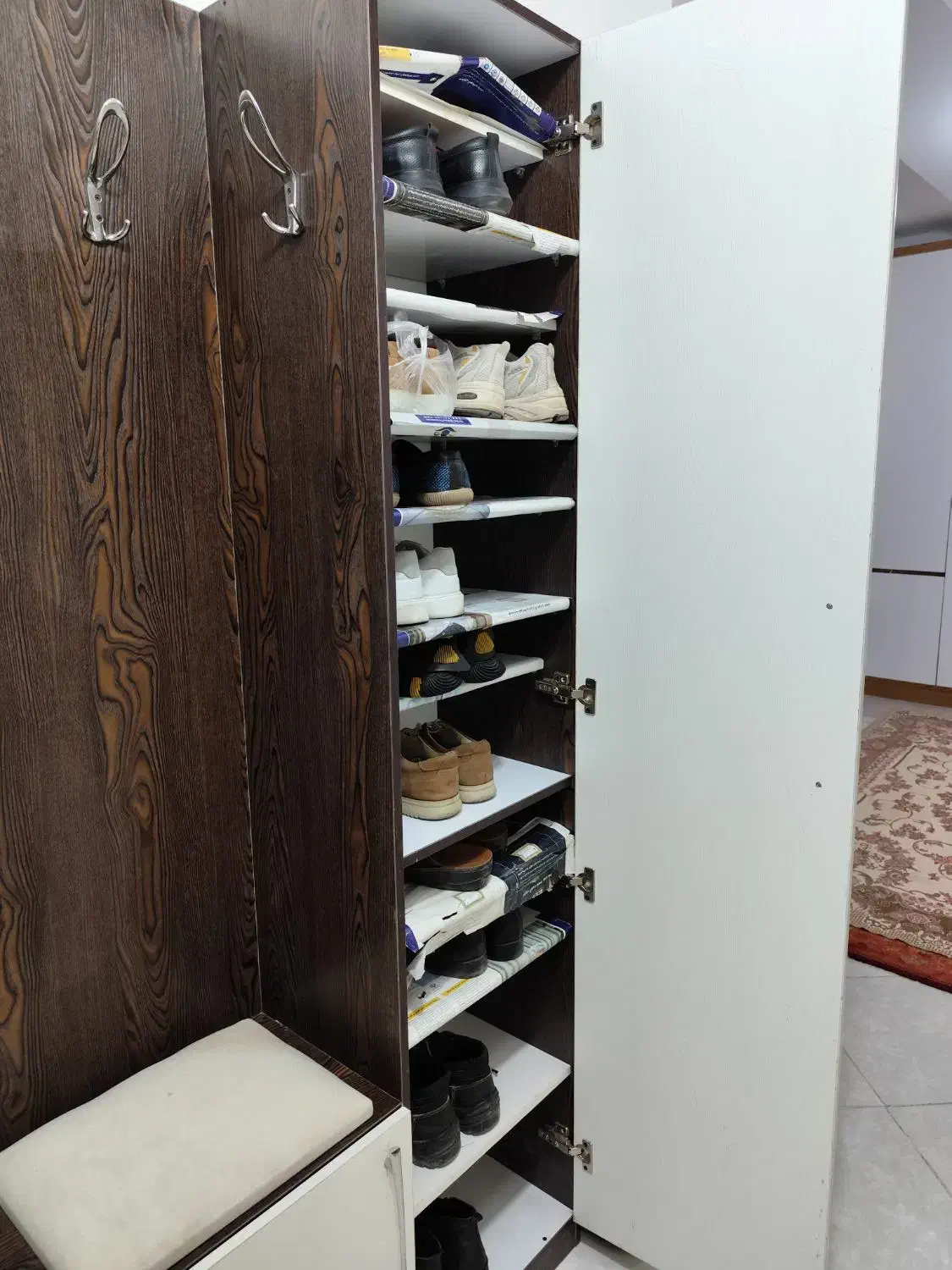 جاکفشی همراه نشیمن و آویز لباس|جاکفشی، کمد، دراور|اندیشه, اندیشه فاز ۶|دیوار