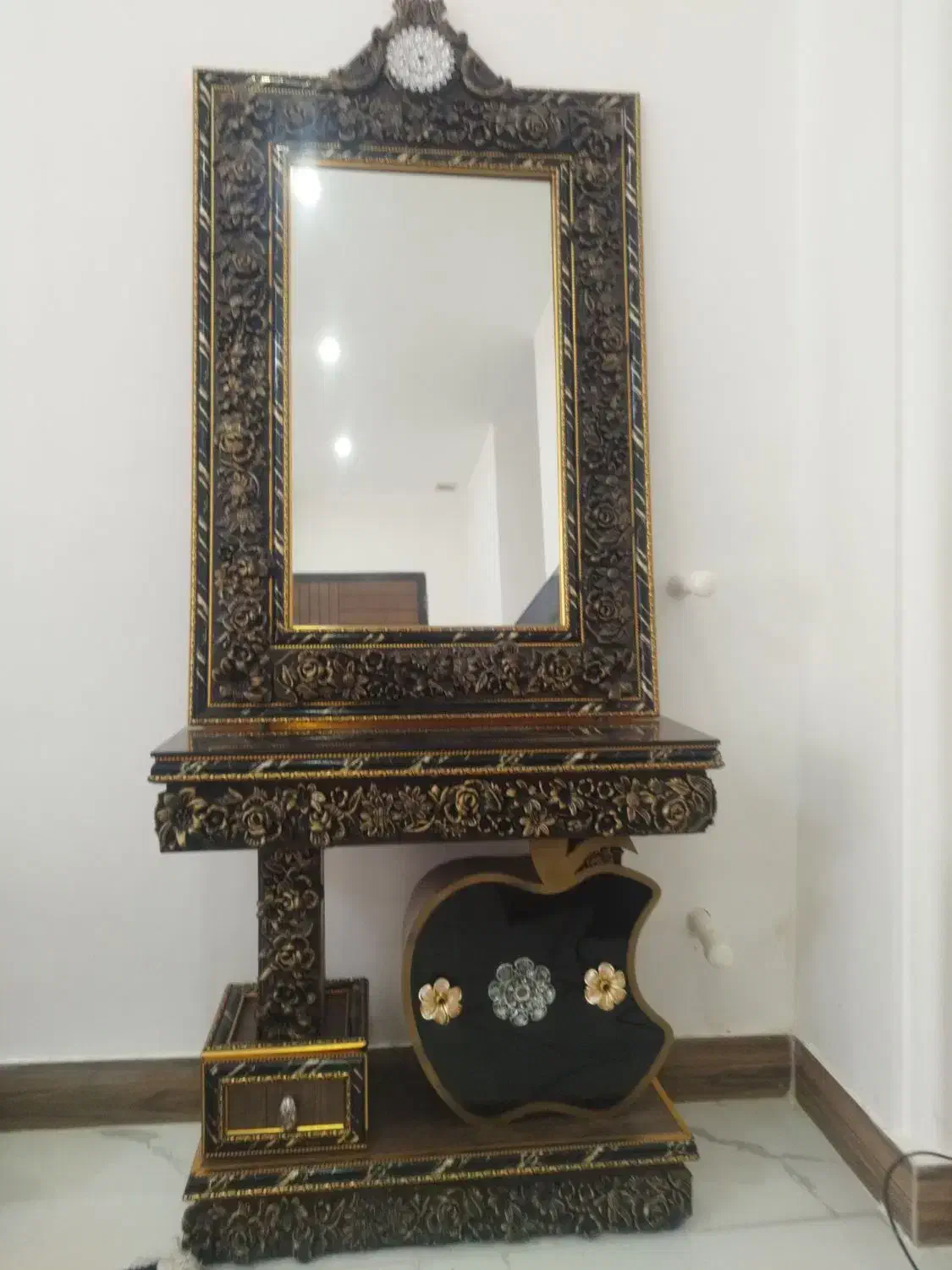 آیینه و کنسول|بوفه، ویترین، کنسول|لاهیجان, طالقانی|دیوار