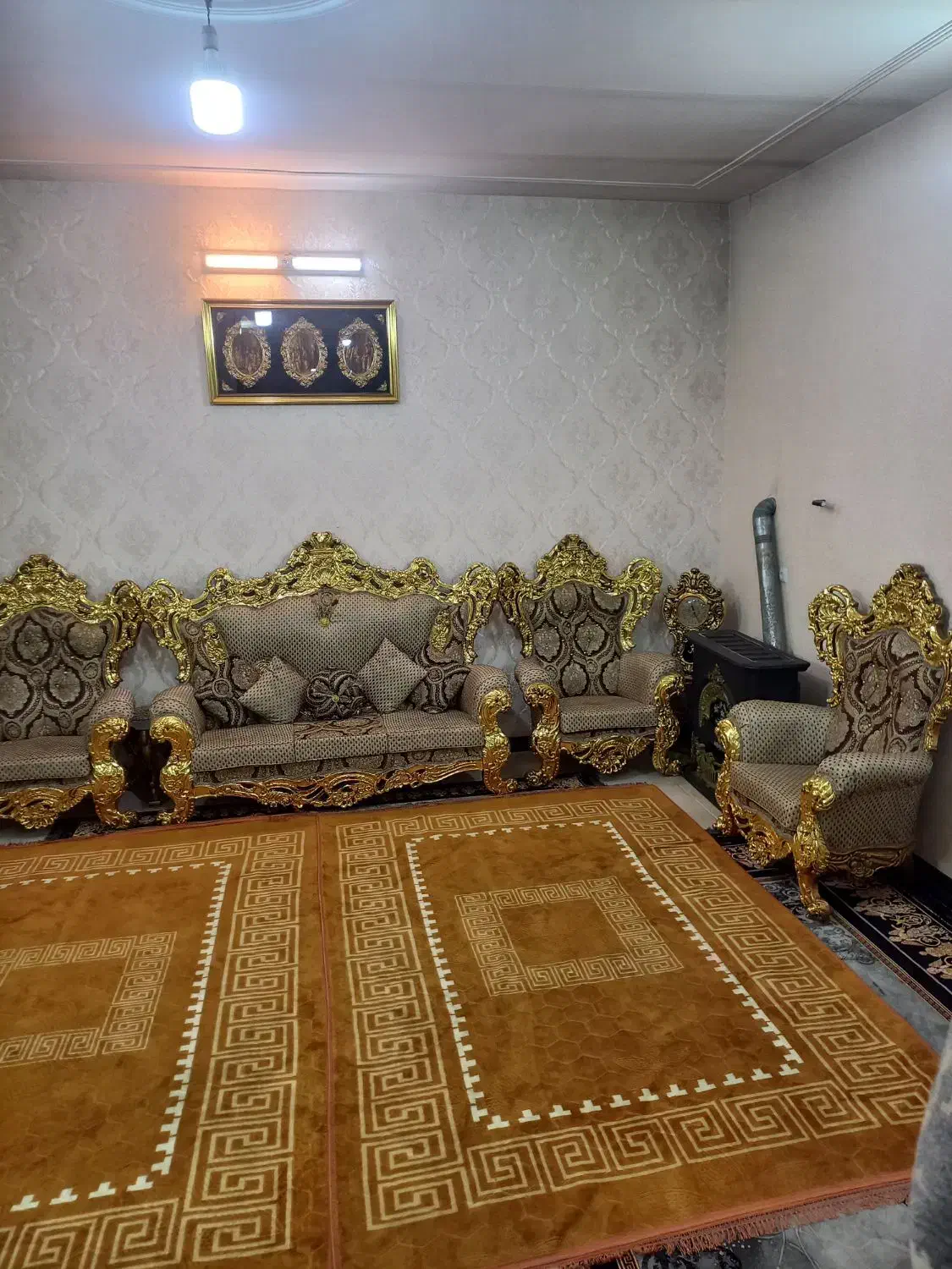 مبل سلطنتی ناهارخوری ورق طلاپارتیشن ساعت قدی کنسول|مبلمان خانگی و میز عسلی|قم, نخودی|دیوار