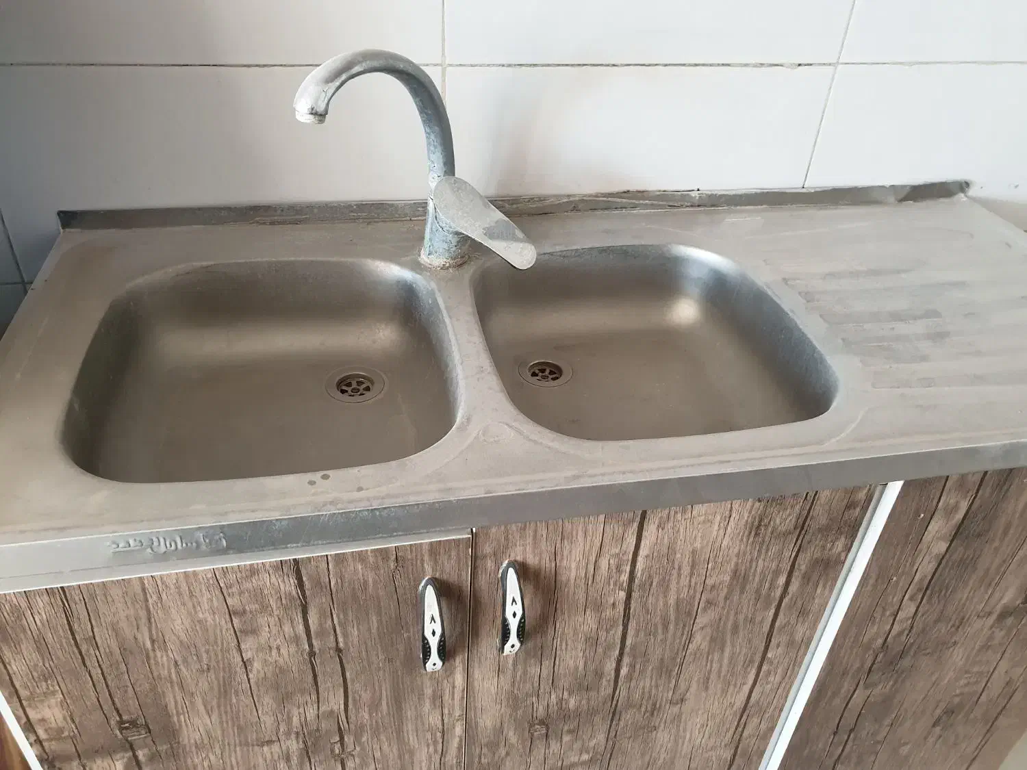 روشویی|لوازم سرویس بهداشتی|سراب, |دیوار