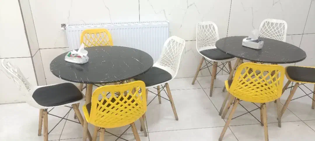 دودست میز و صندلی درحدنو|میز و صندلی غذاخوری|شهرضا, |دیوار