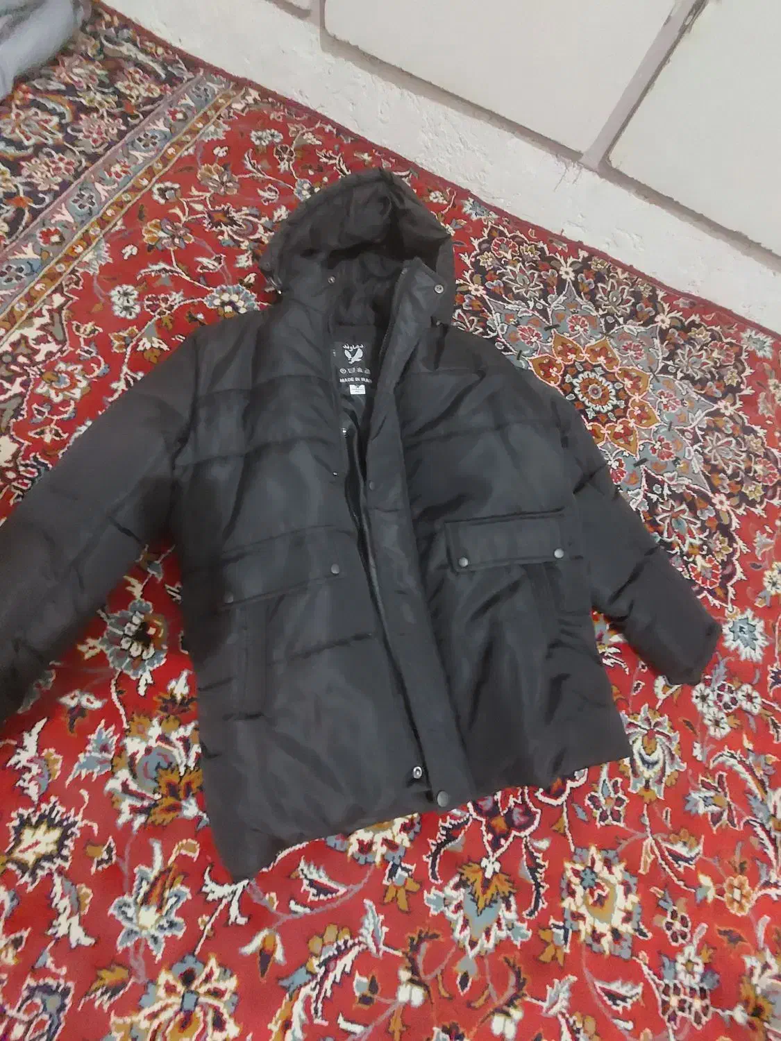 کاپشن|لباس|مشکین‌دشت, |دیوار