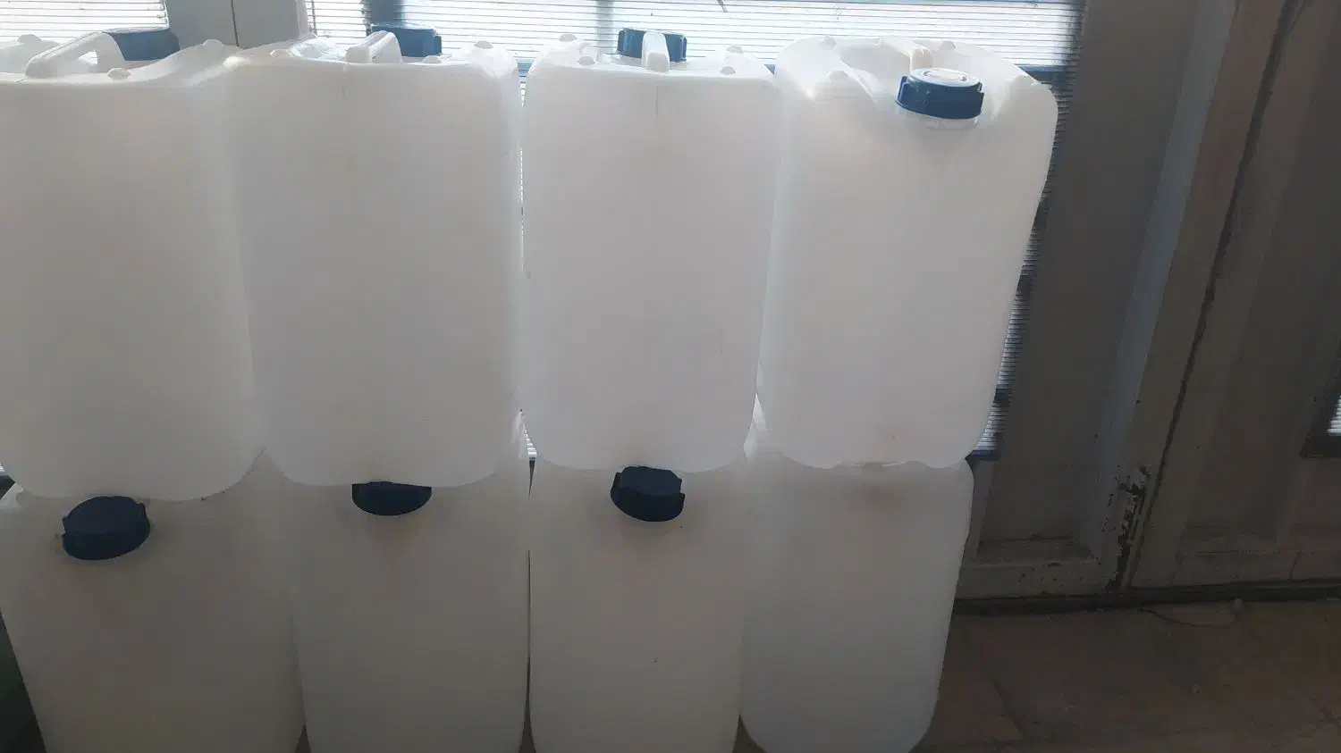 گالن 20 لیتری نو|ظروف نگهدارنده، پلاستیکی، یک‌بارمصرف|بیرجند, |دیوار