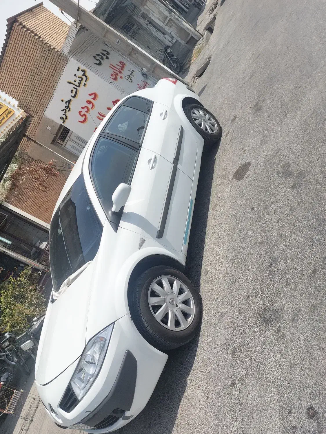 مگان ۲۰۰۰ مدل ۹۱ اتومات|خودرو سواری و وانت|بهبهان, |دیوار