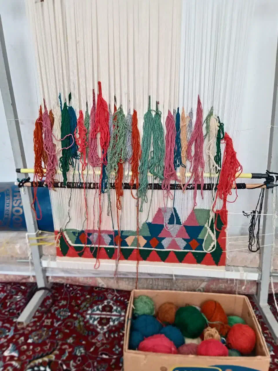 دار قالی و گلیم بافی|ابزارآلات|بروجرد, |دیوار