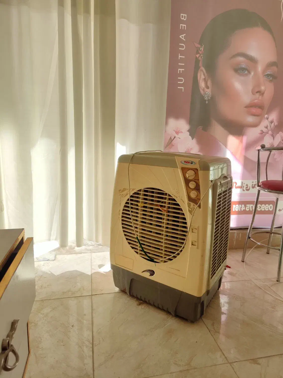 دکور آرایشگاه قیمت مناسب|آرایشگاه و سالن‌های زیبایی|فولادشهر, مسکن مهر فولادشهر|دیوار