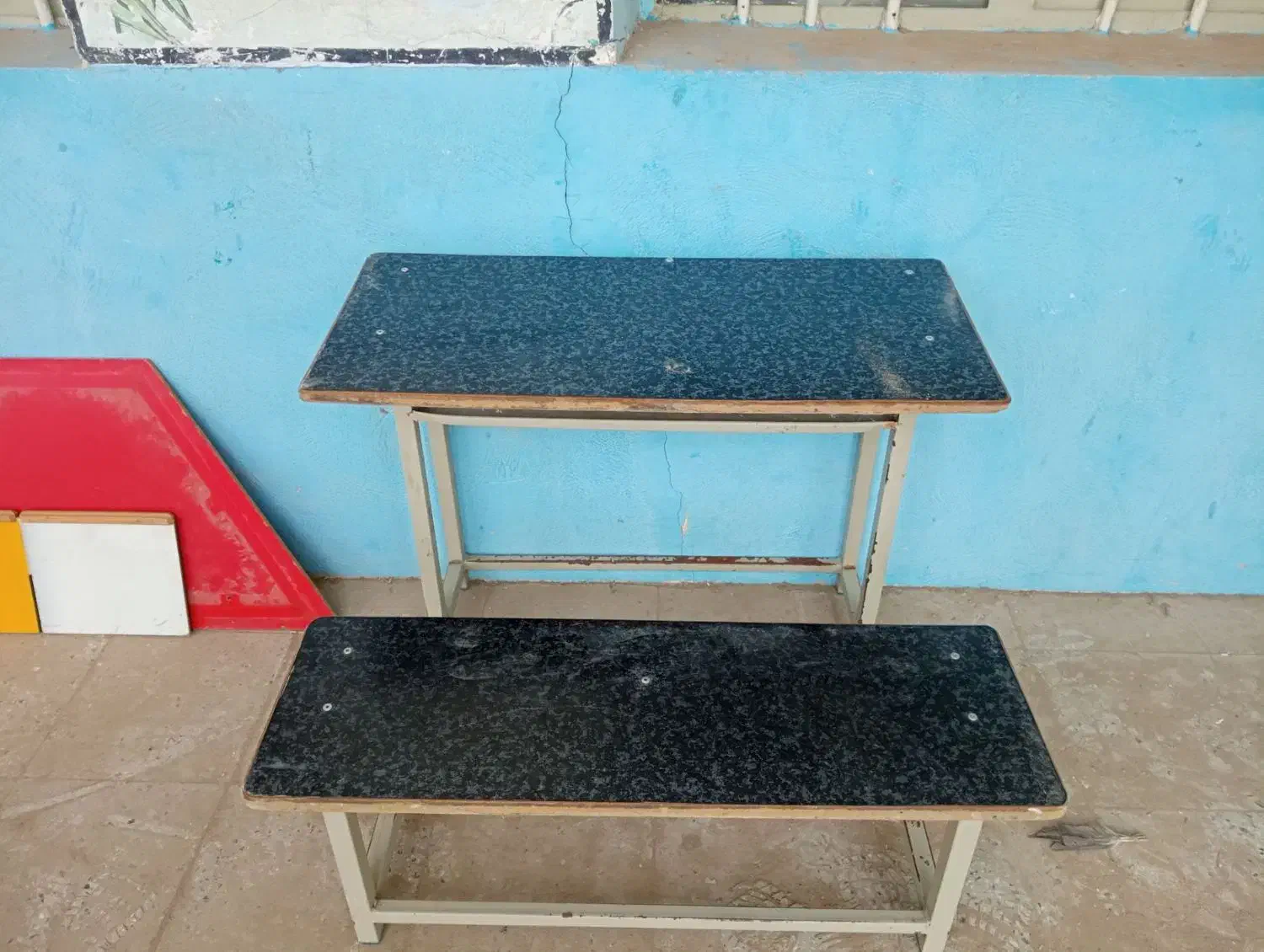 میز و نیمکت|صندلی و نیمکت|برازجان, |دیوار