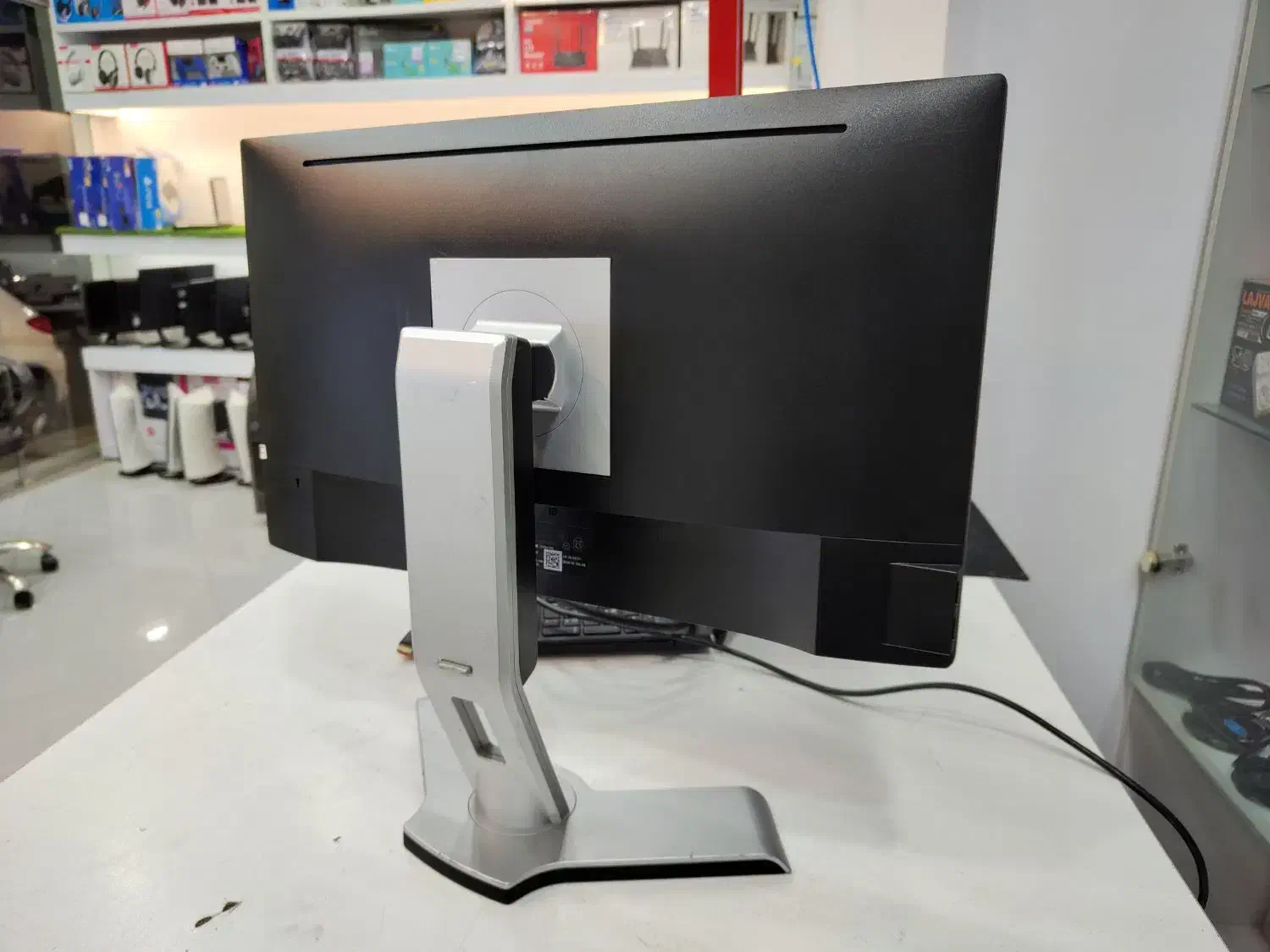 مانیتور دل مدل 2217|قطعات و لوازم جانبی رایانه|سبزوار, نواب صفوی|دیوار