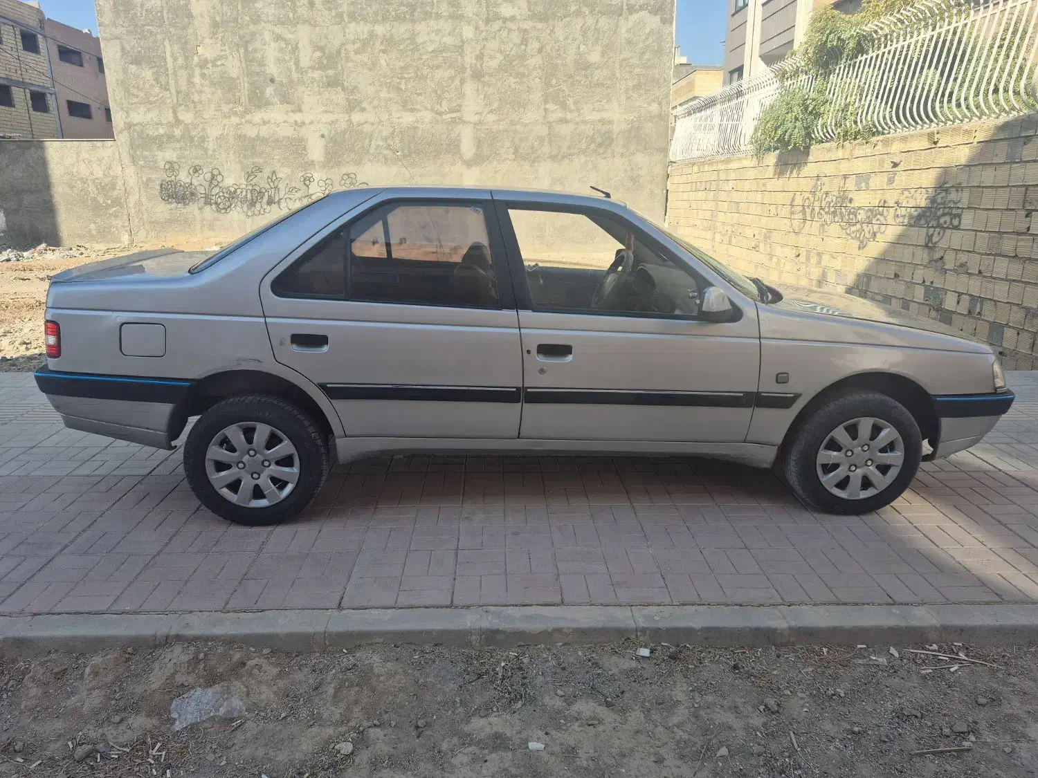 پژو405slxبی رنگ|خودرو سواری و وانت|اصفهان, بهارستان|دیوار